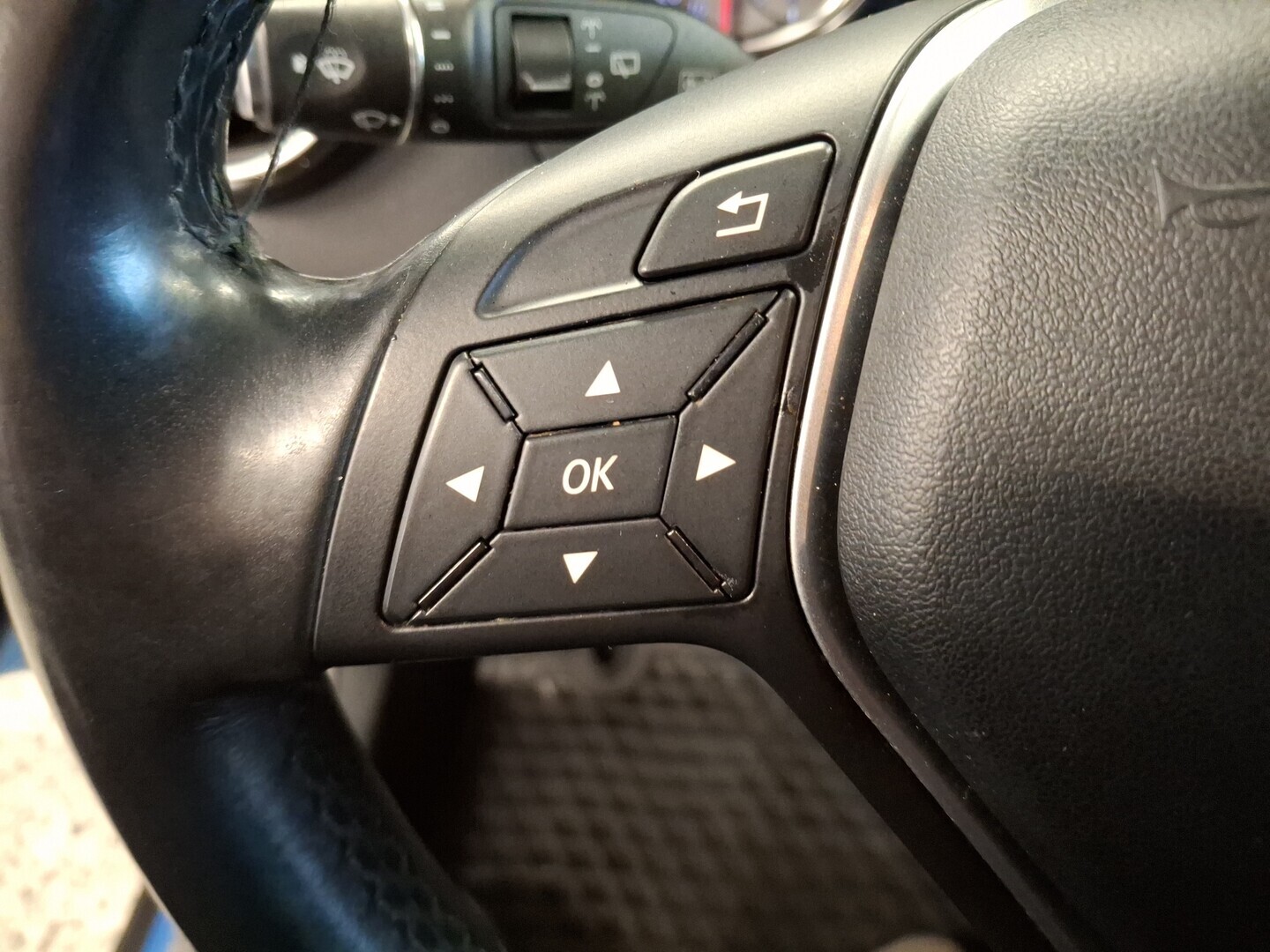 MERCEDES-BENZ GLA 2015