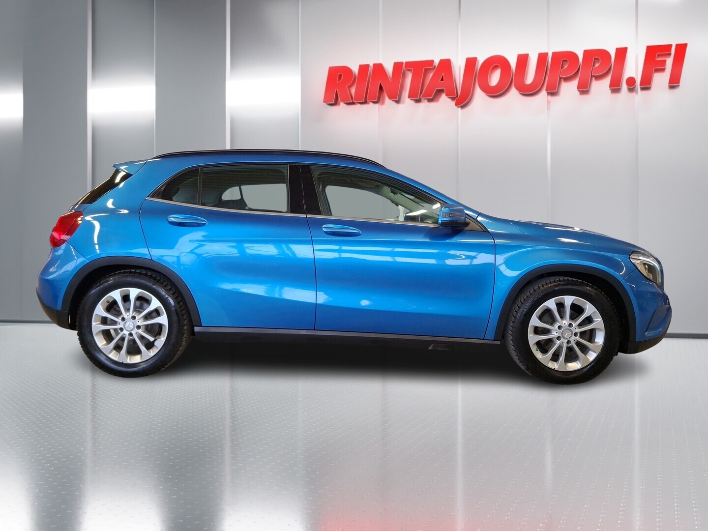 MERCEDES-BENZ GLA 2015