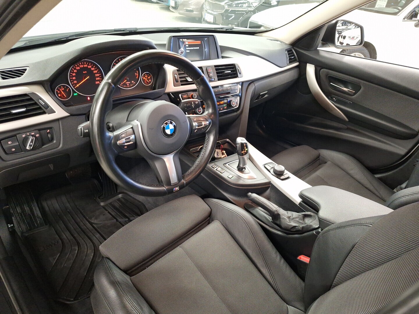 BMW 320 2016