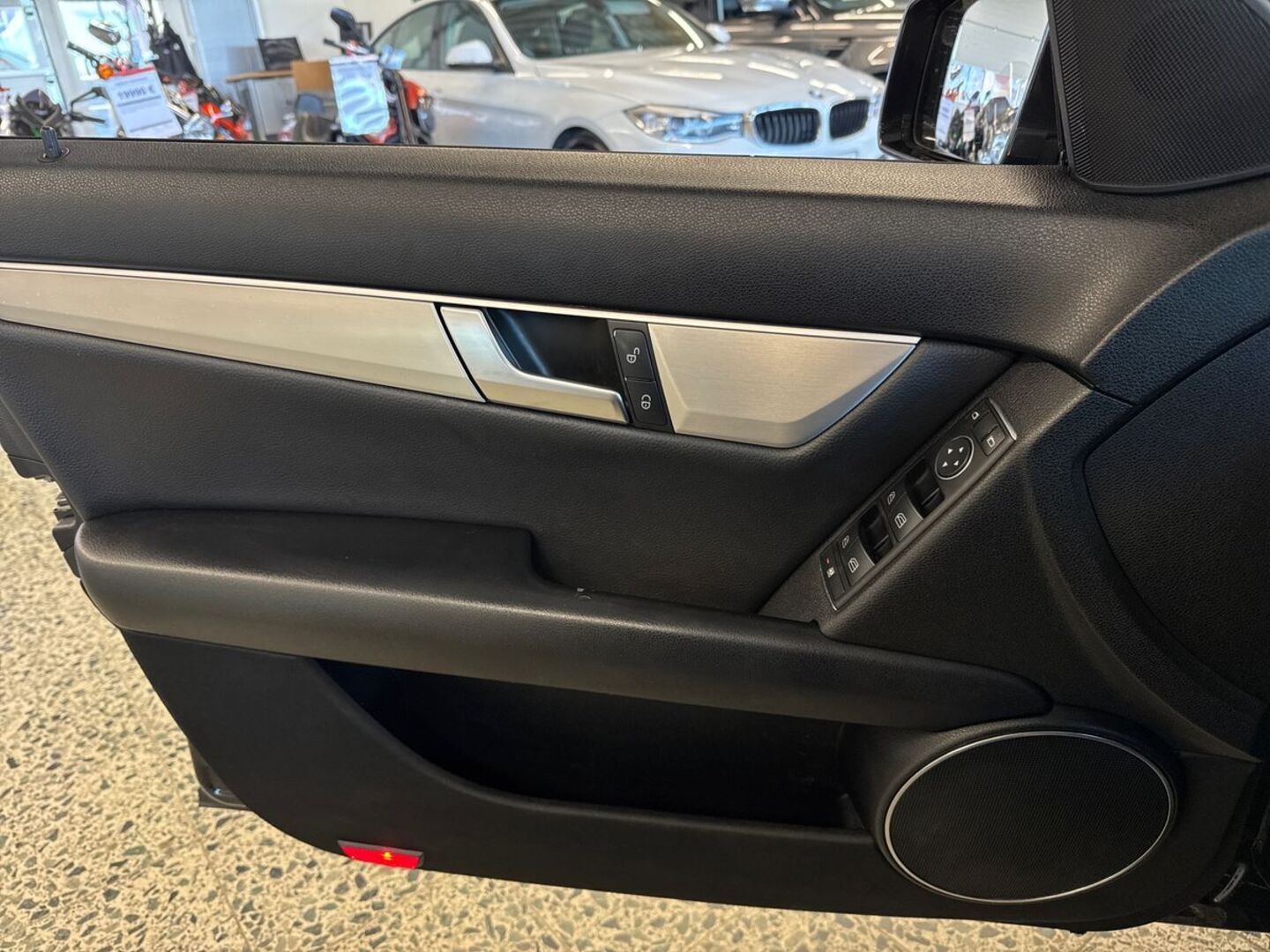 MERCEDES-BENZ C 21