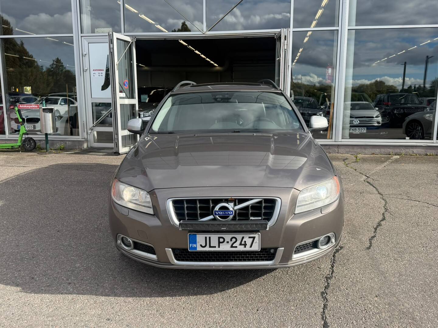 VOLVO V70 2012