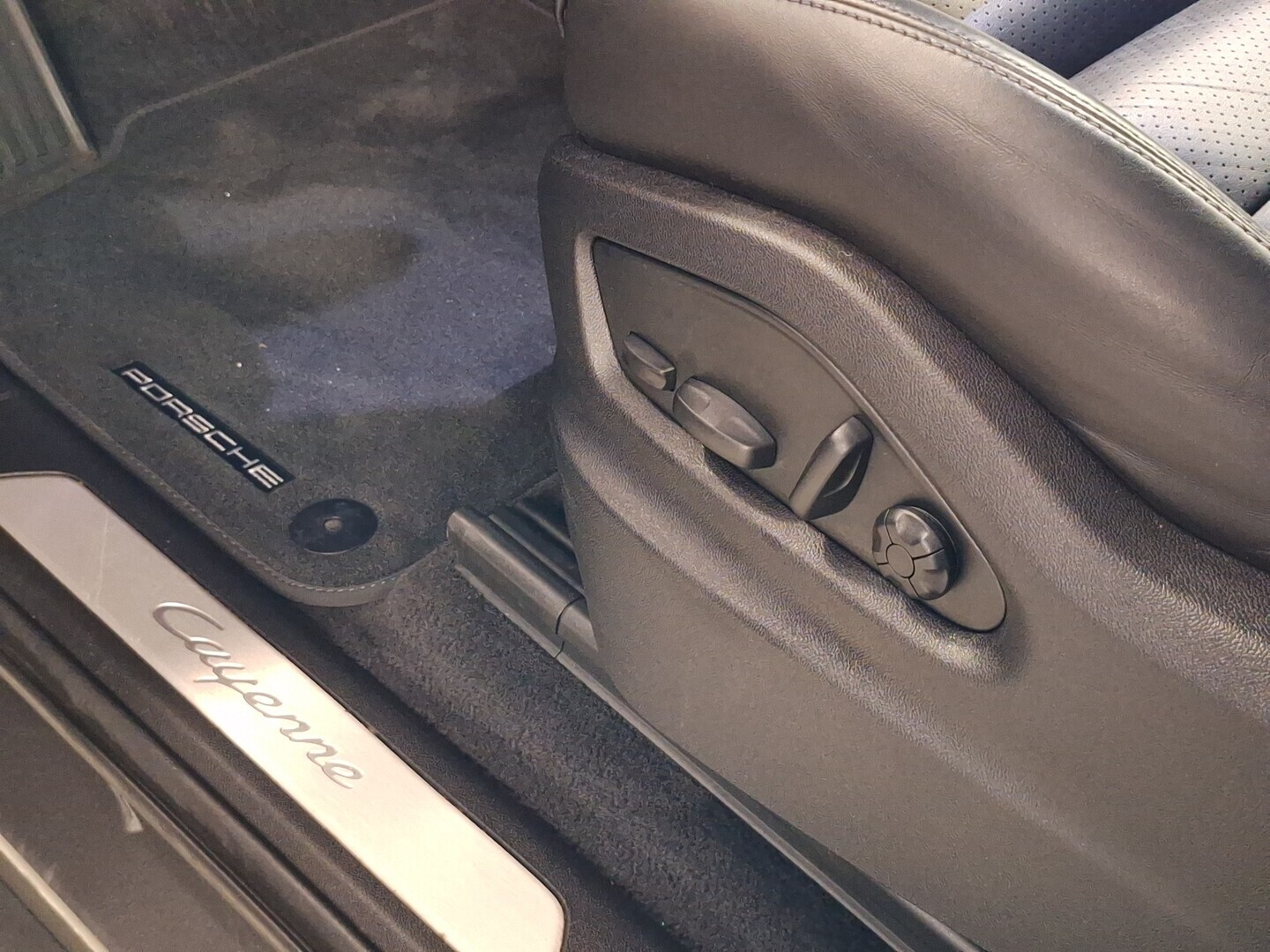 PORSCHE Cayenne 2022