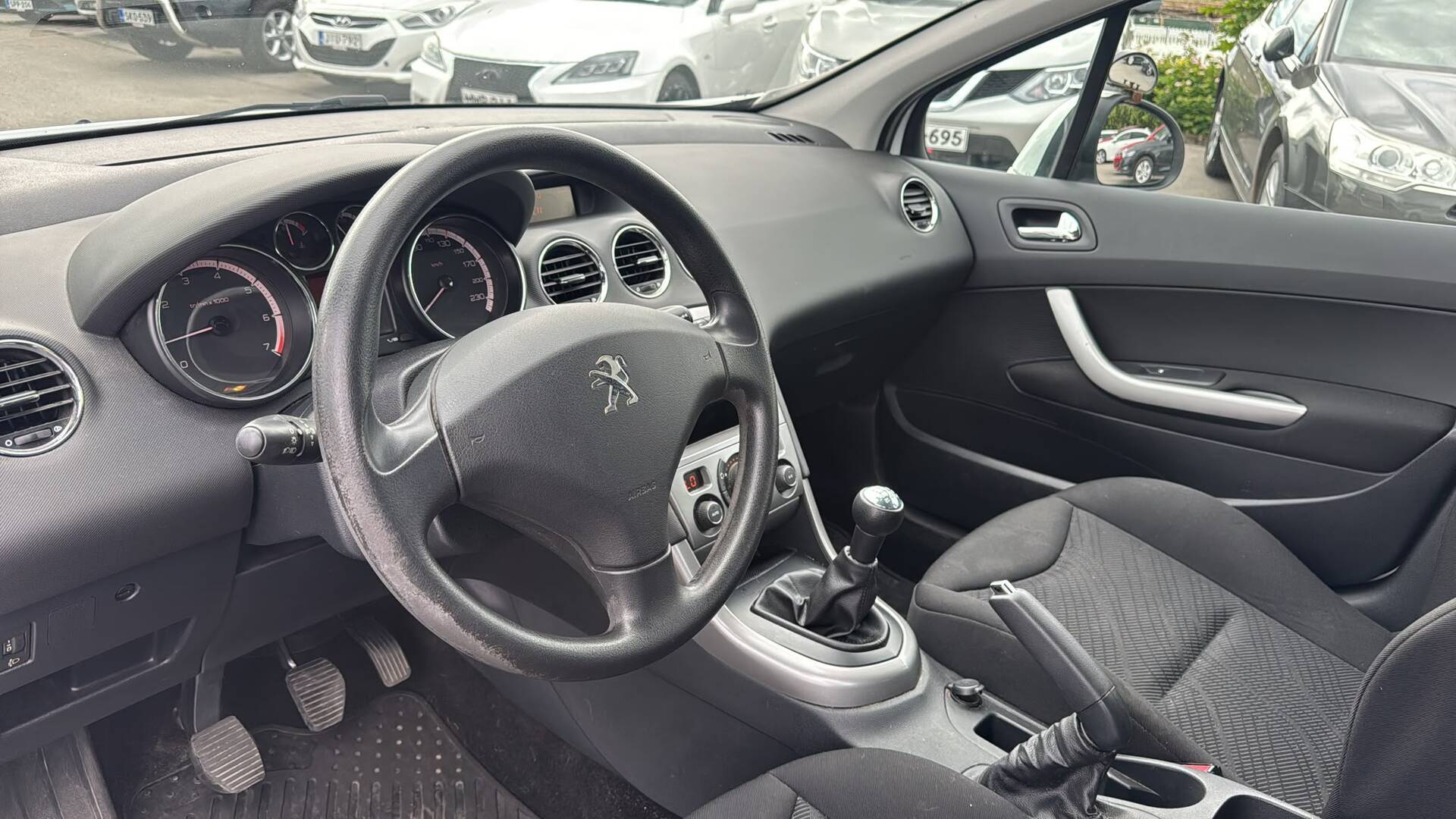 PEUGEOT 308 2013