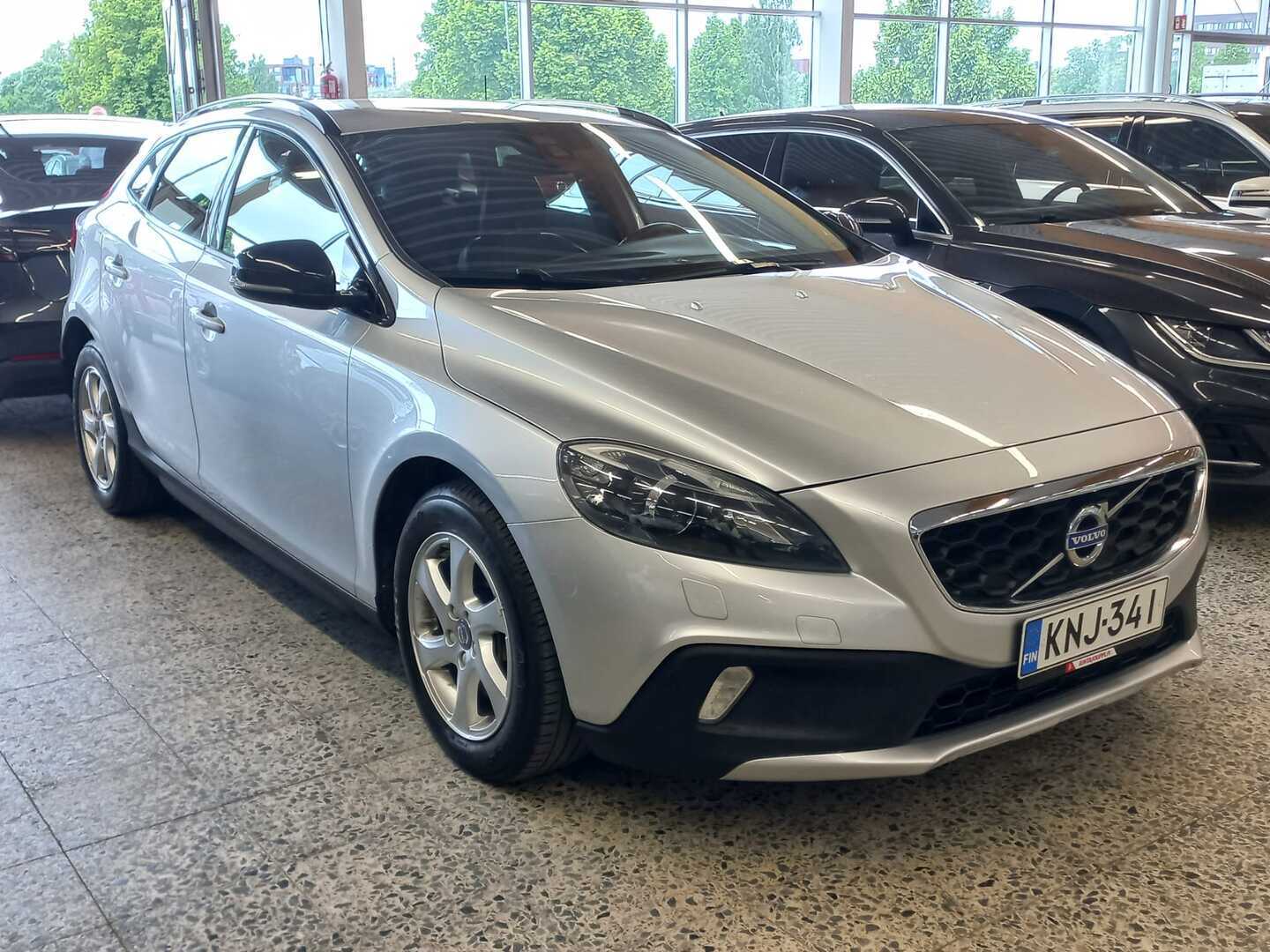 VOLVO V40 Cross Country 2016