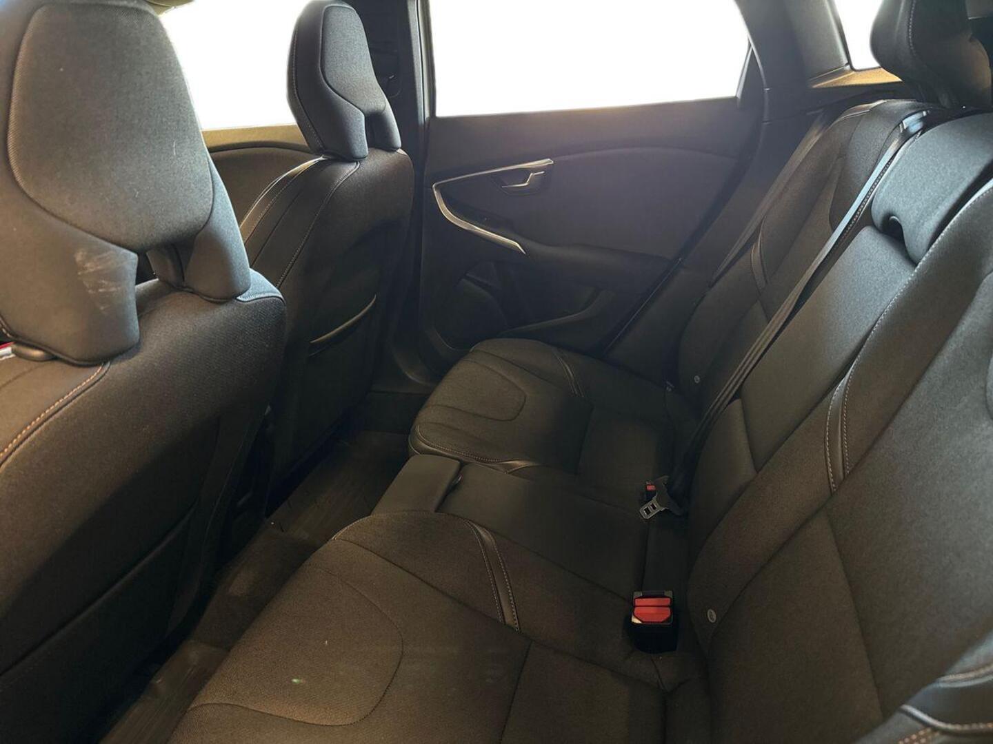 VOLVO V40 Cross Country 2016