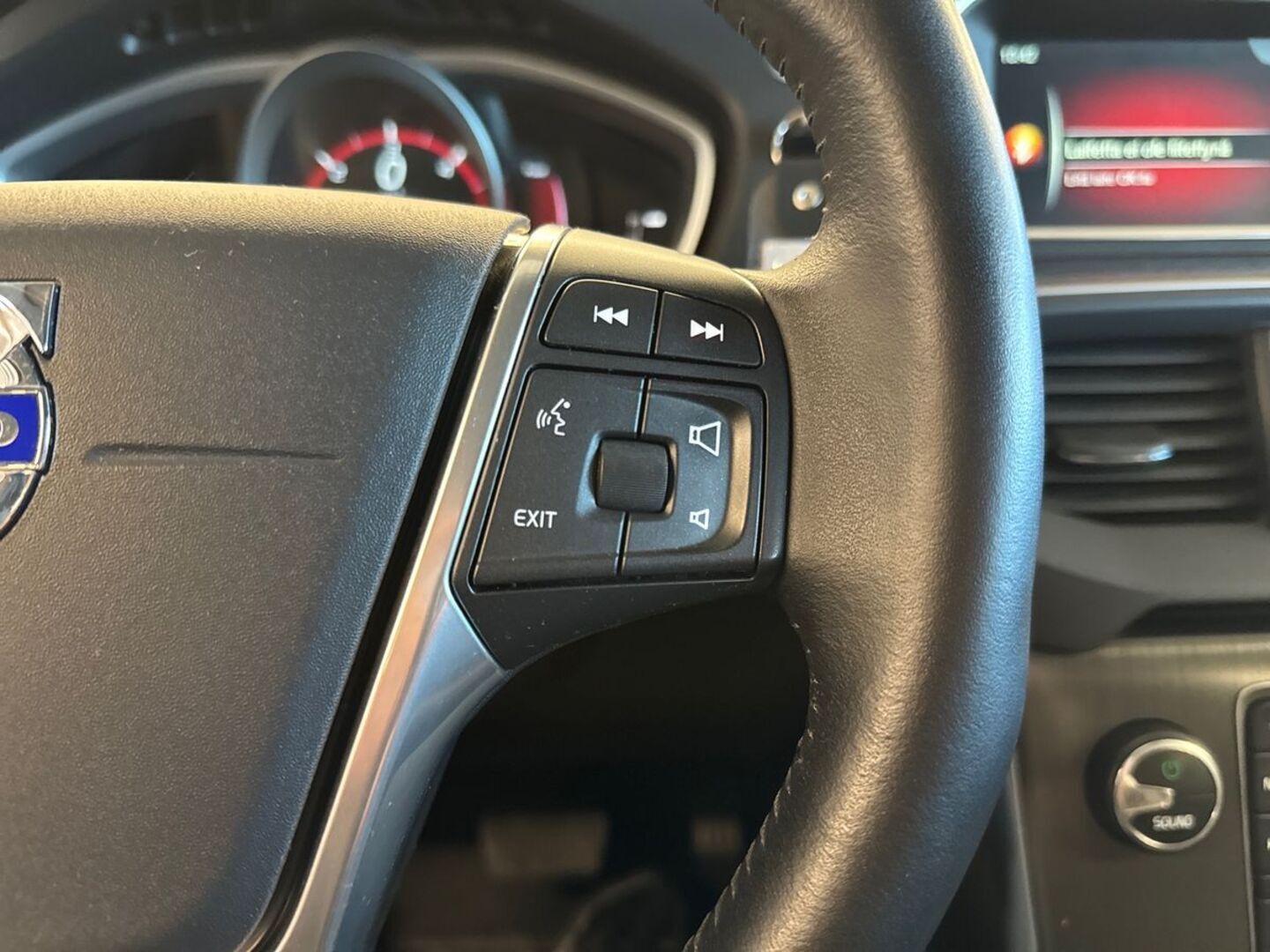 VOLVO V40 Cross Country 2016