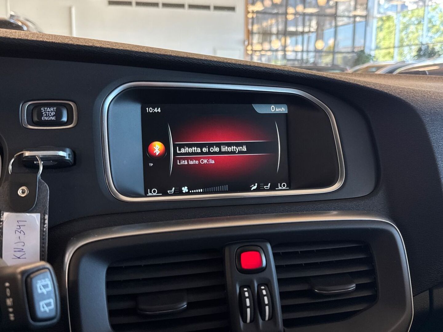 VOLVO V40 Cross Country 2016