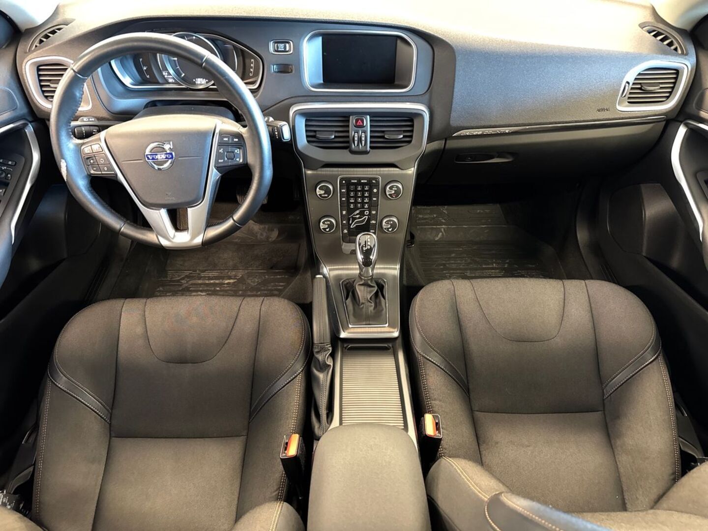 VOLVO V40 Cross Country 2016
