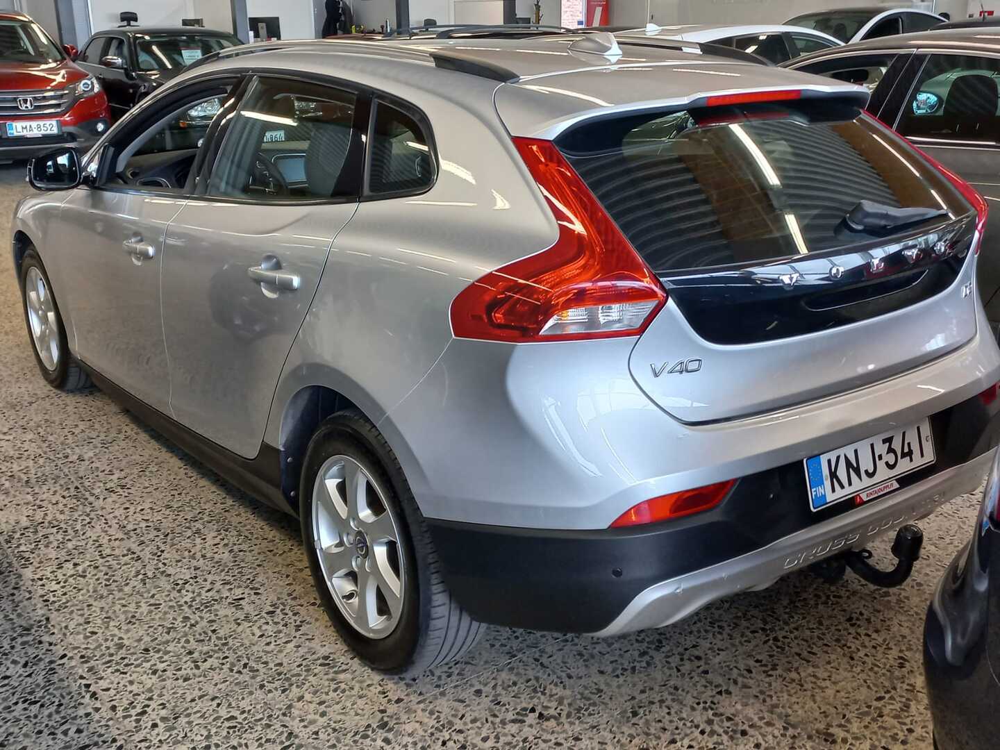 VOLVO V40 Cross Country 2016