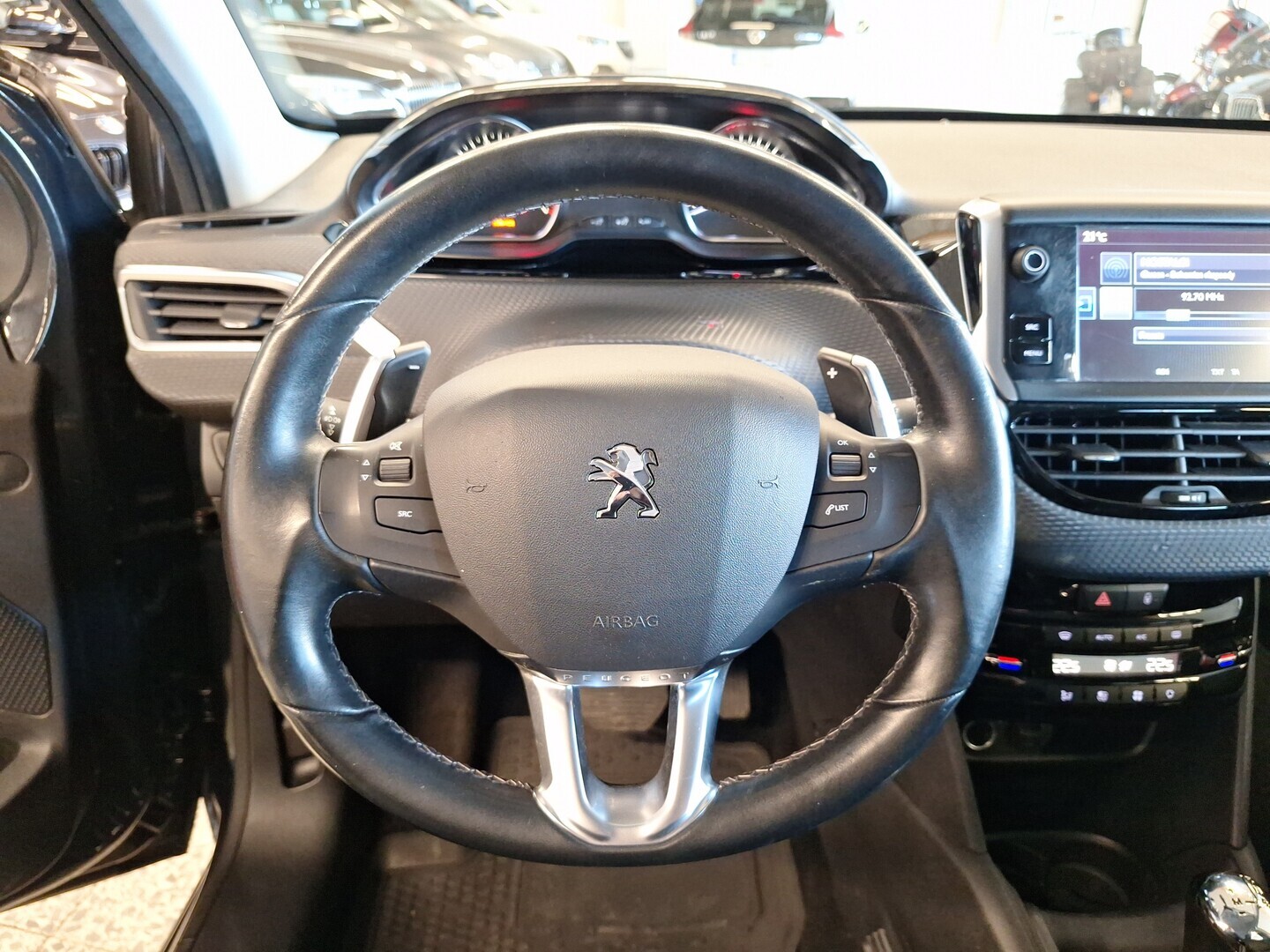 PEUGEOT 208 2016