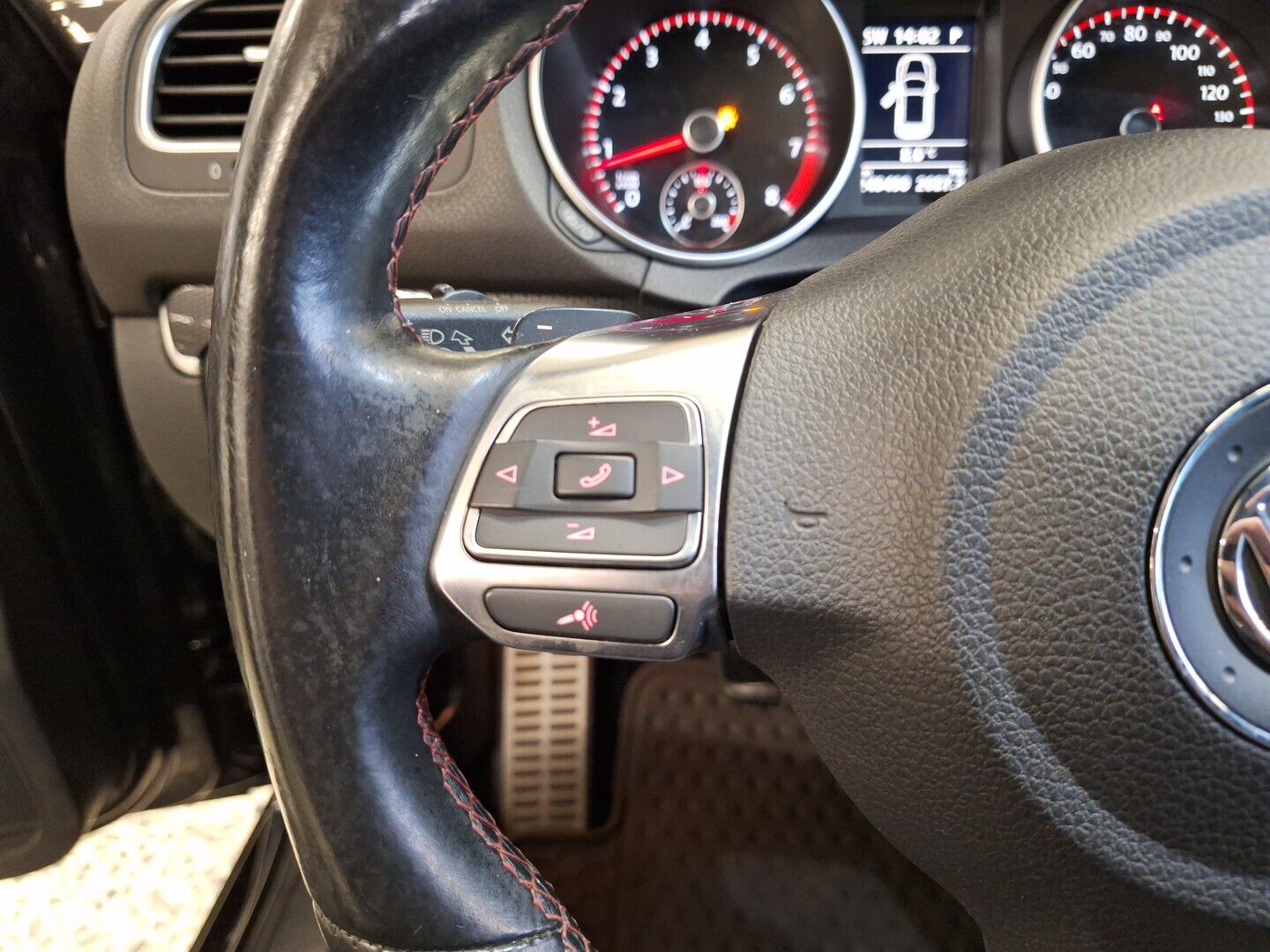 VOLKSWAGEN Golf 2013