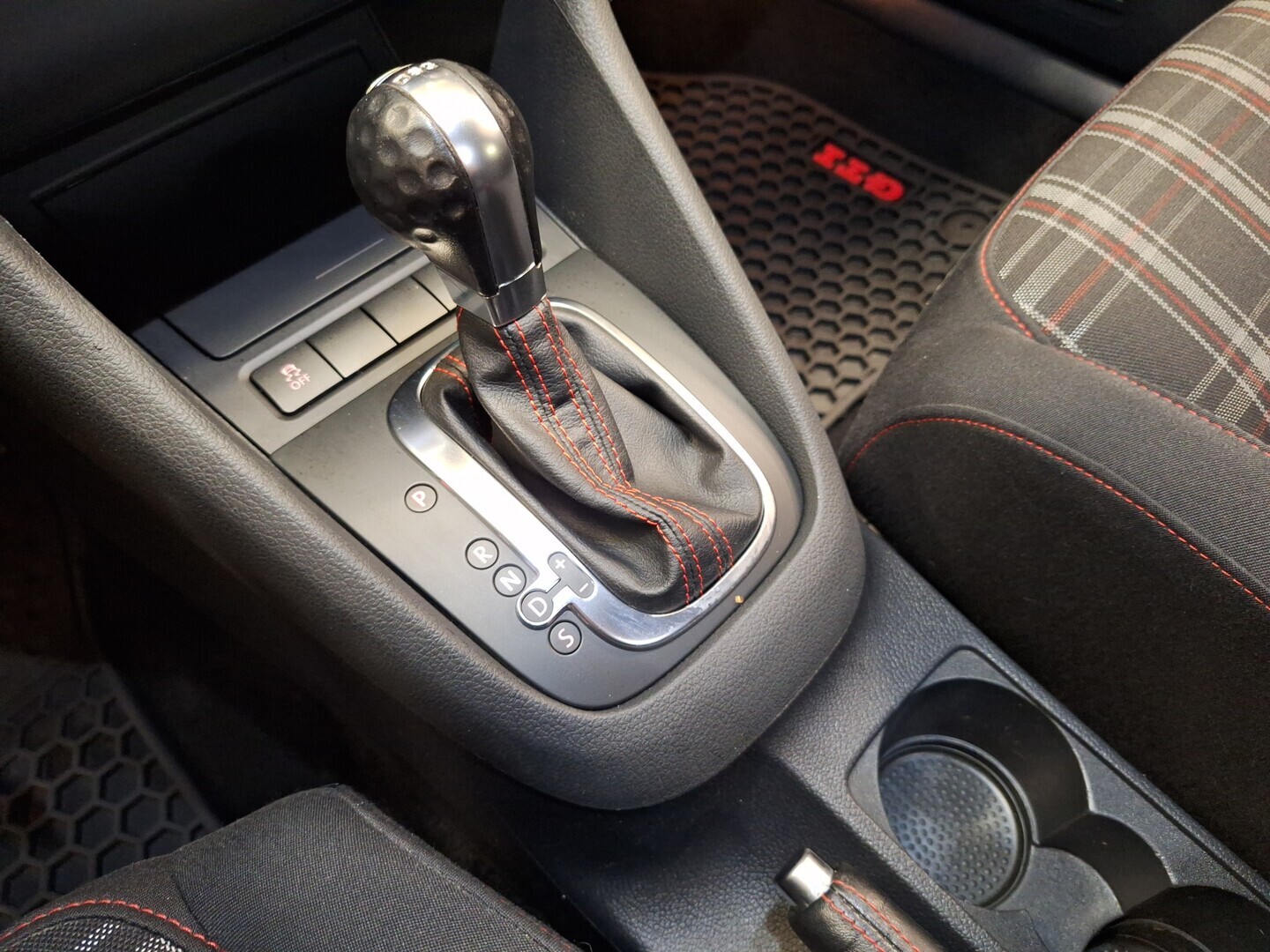 VOLKSWAGEN Golf 2013