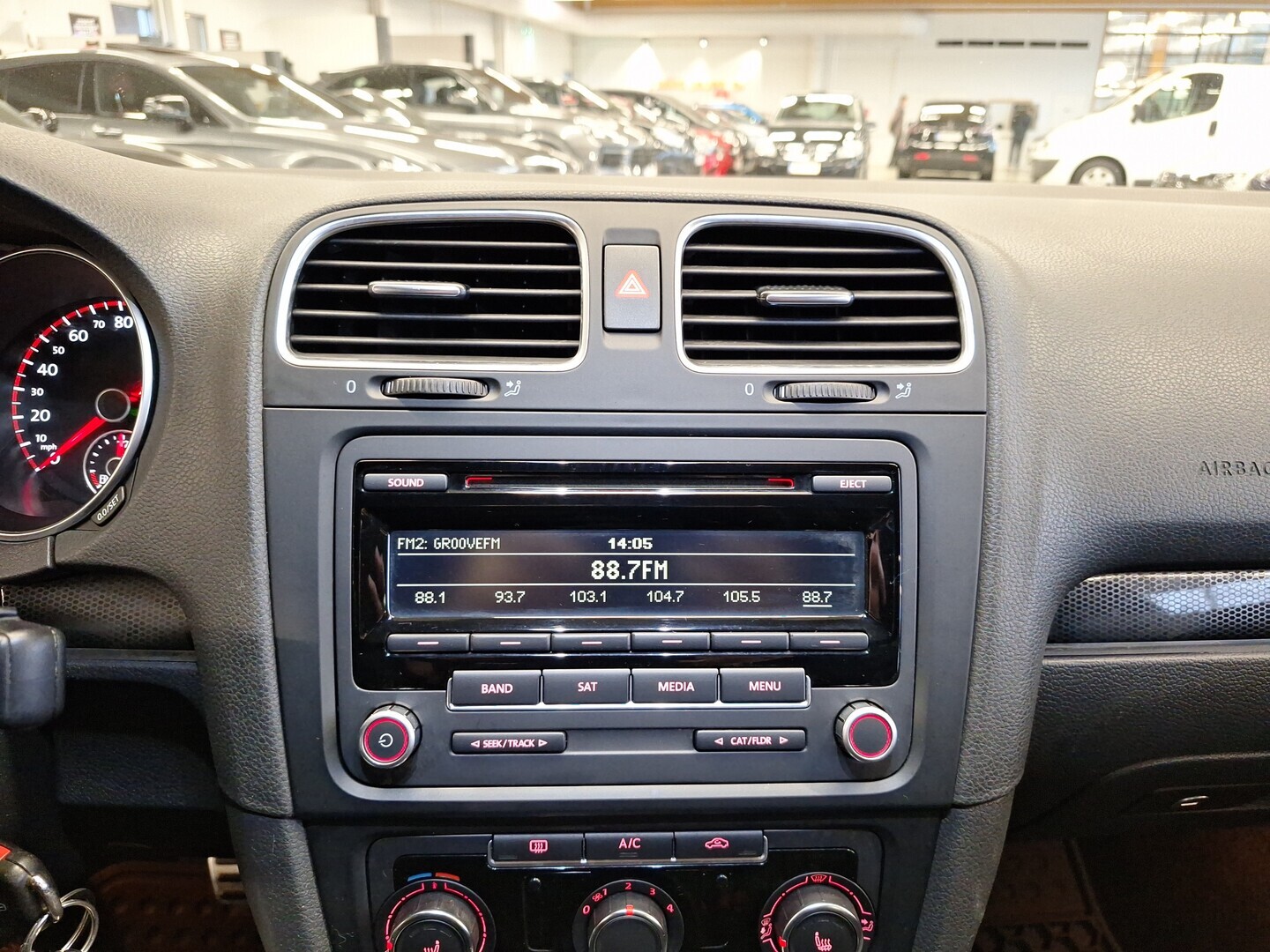 VOLKSWAGEN Golf 2013