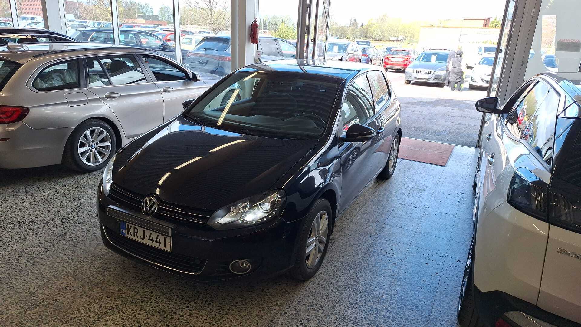 VOLKSWAGEN Golf 2012