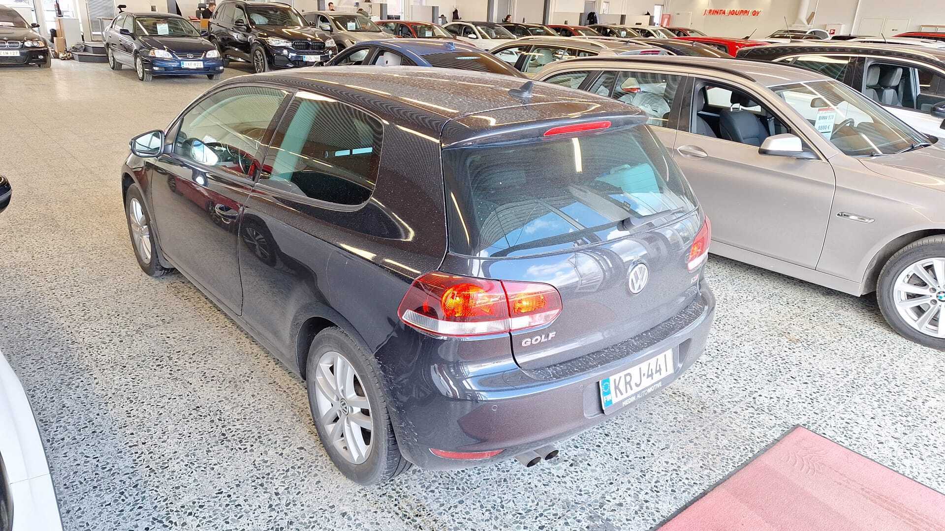 VOLKSWAGEN Golf 2012