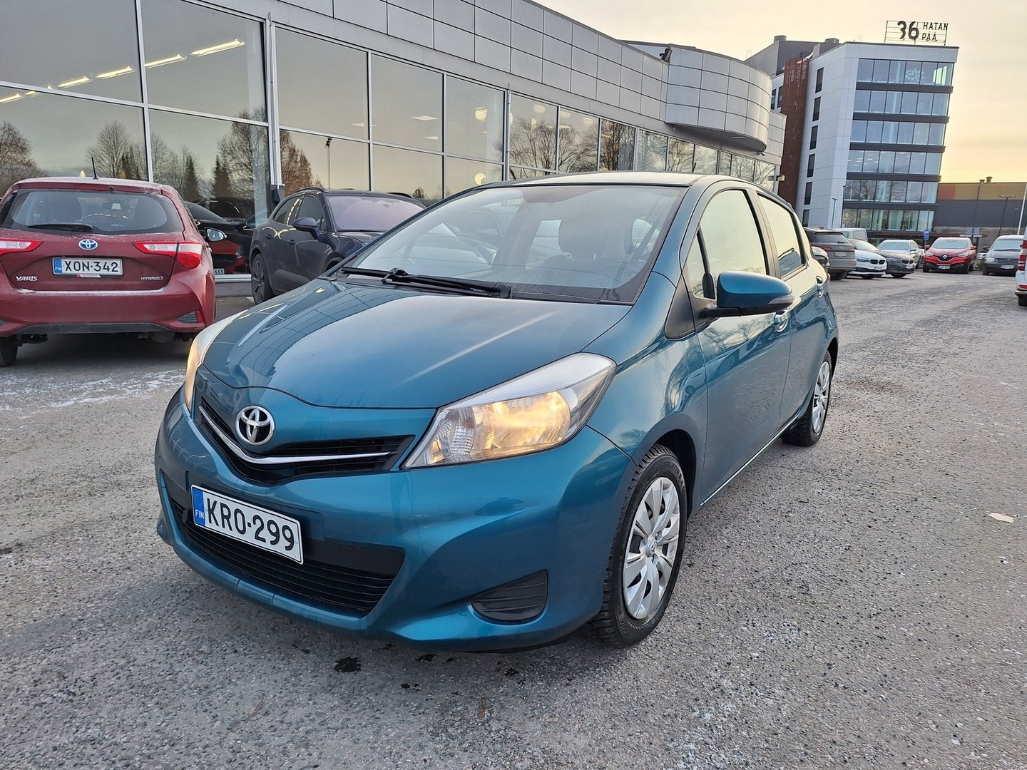 TOYOTA Yaris 2012