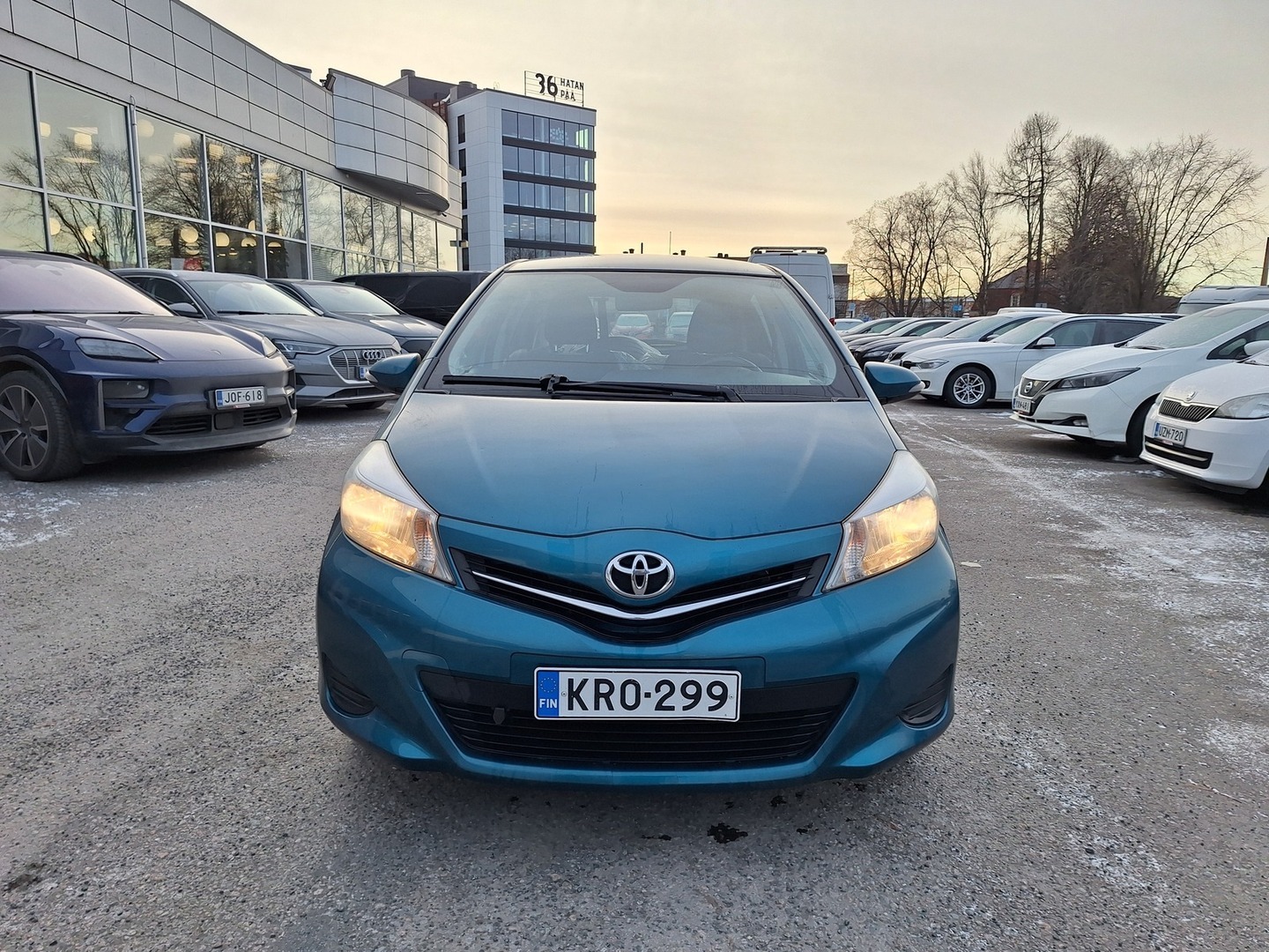 TOYOTA Yaris 2012