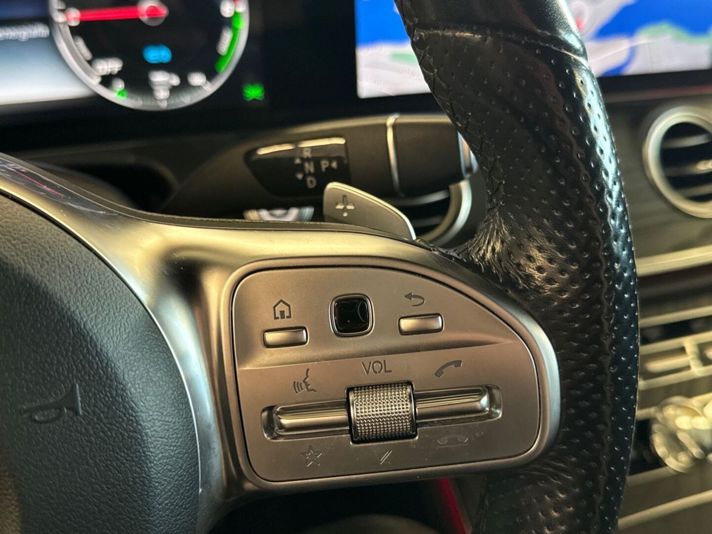 MERCEDES-BENZ E 2020