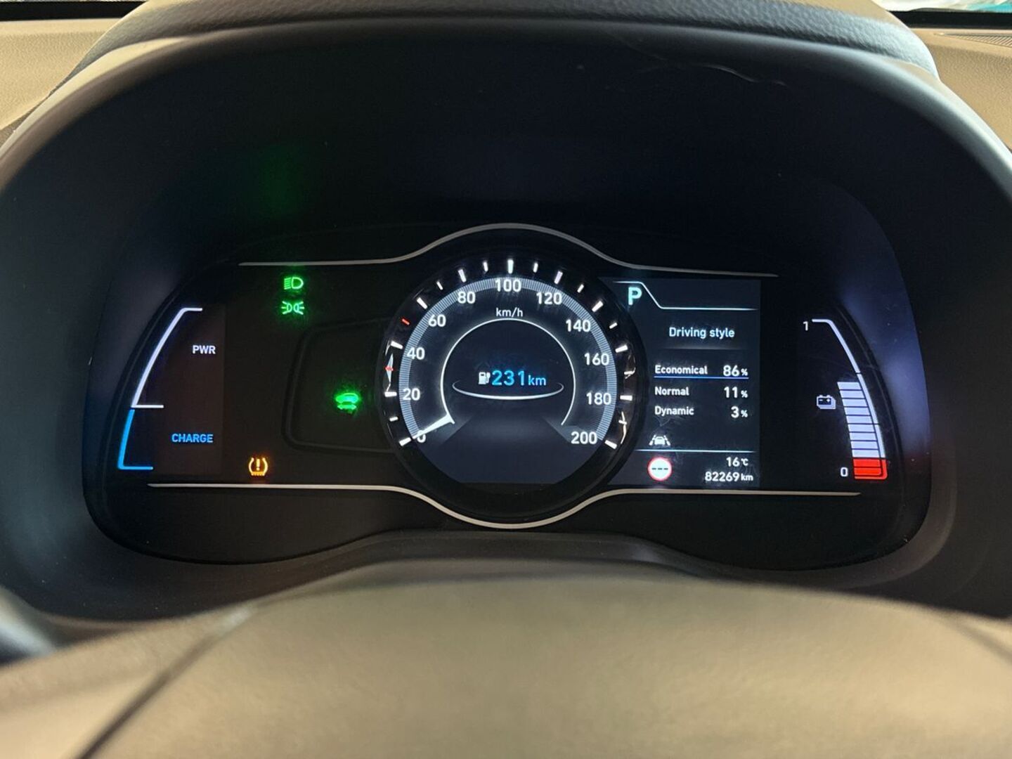 HYUNDAI KONA 19