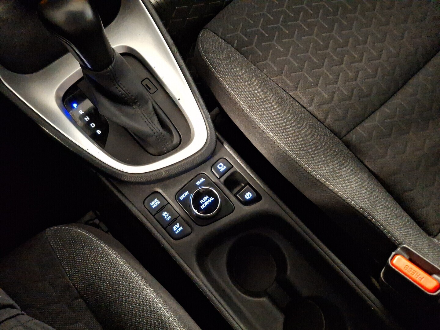 TOYOTA Yaris Cross 2023
