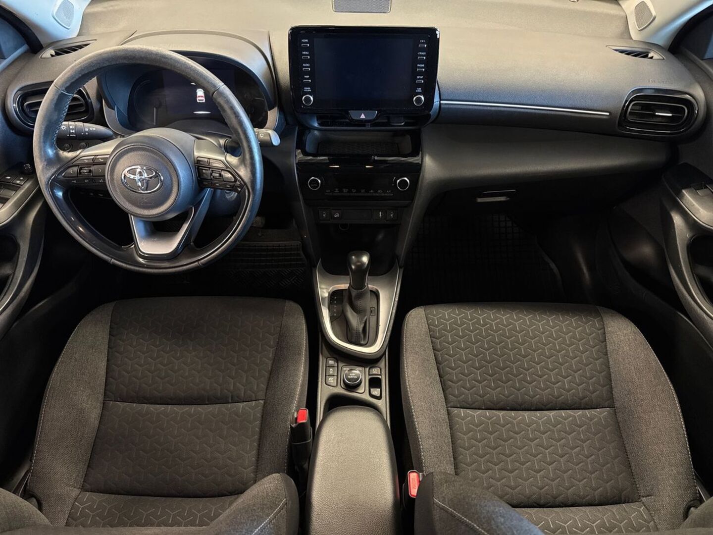 TOYOTA Yaris Cross 2023