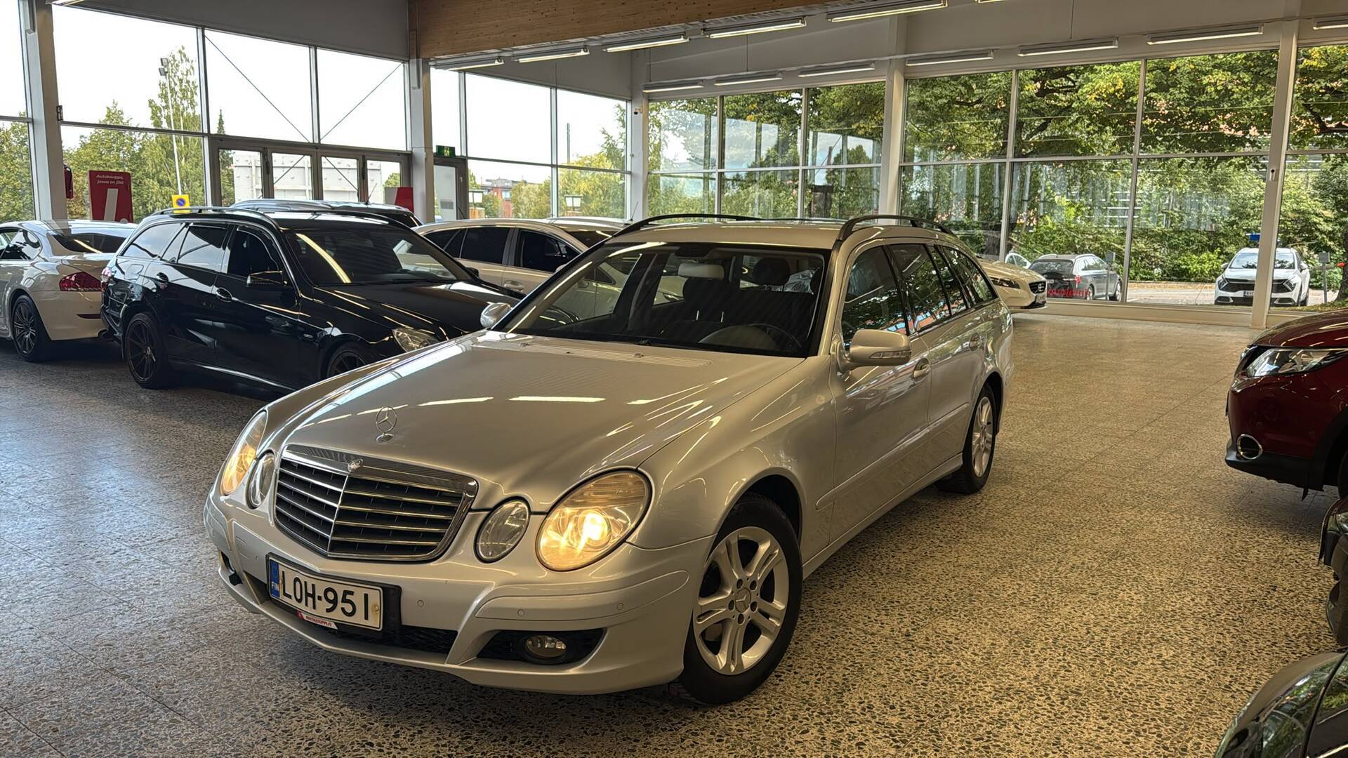 MERCEDES-BENZ E 2008