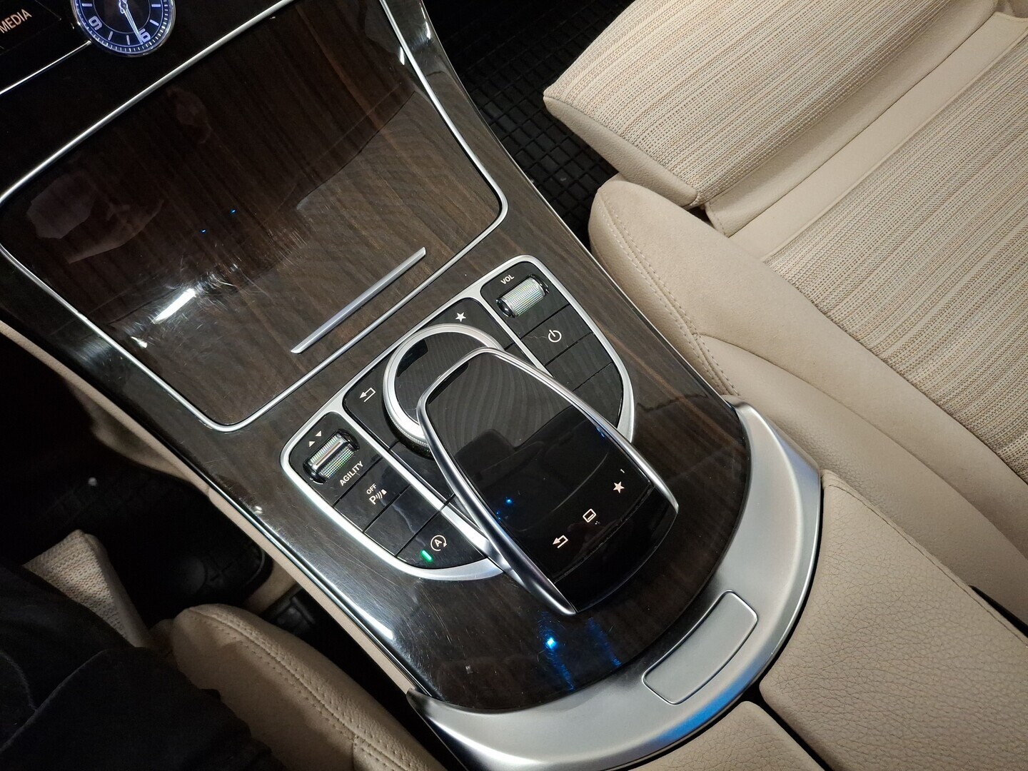 MERCEDES-BENZ C 2015