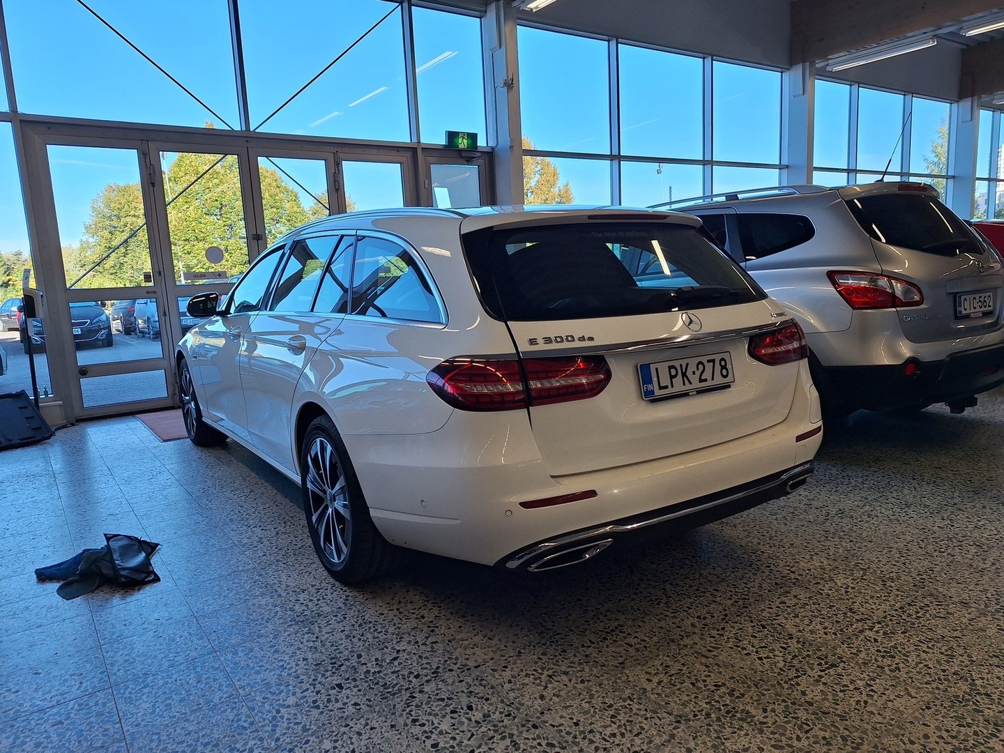 MERCEDES-BENZ E 2