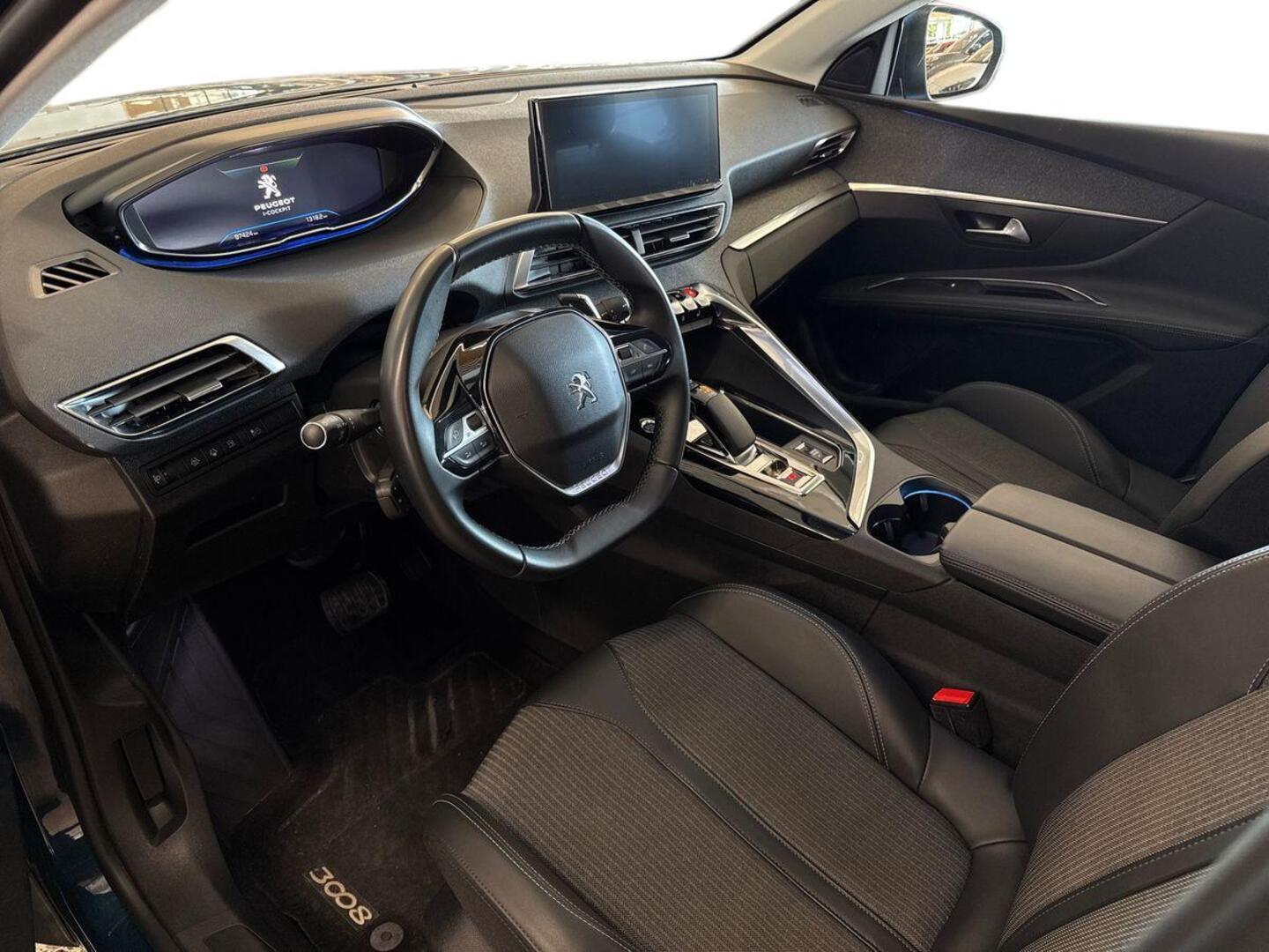 PEUGEOT 3008 2021
