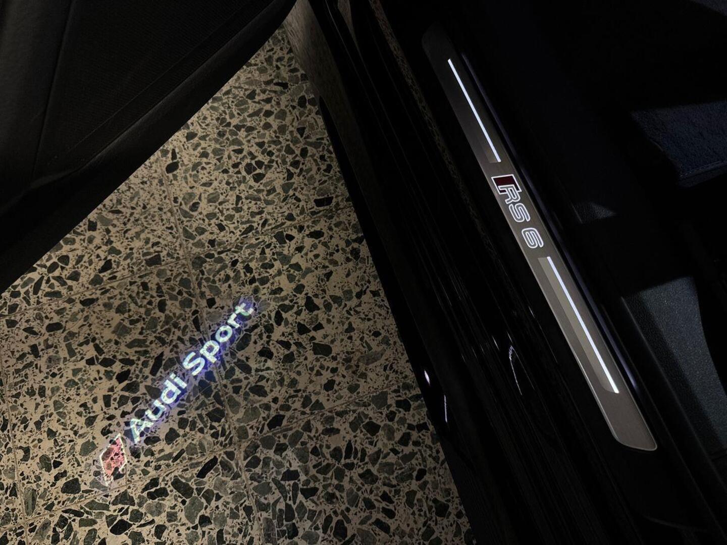 AUDI RS6 2020