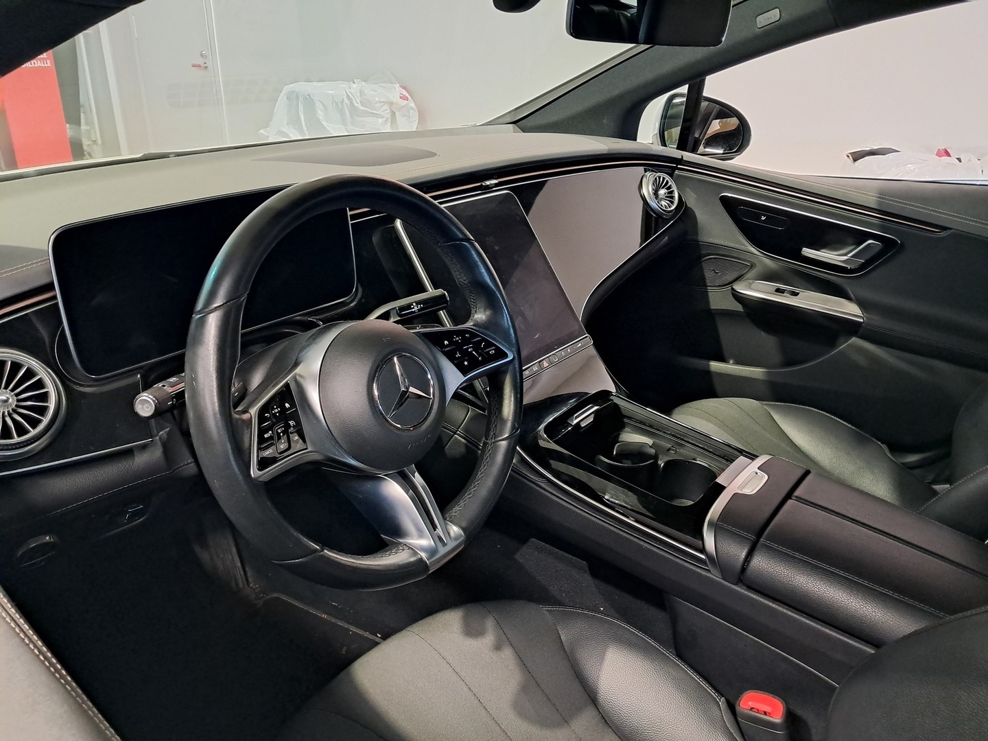 MERCEDES-BENZ EQE 2023