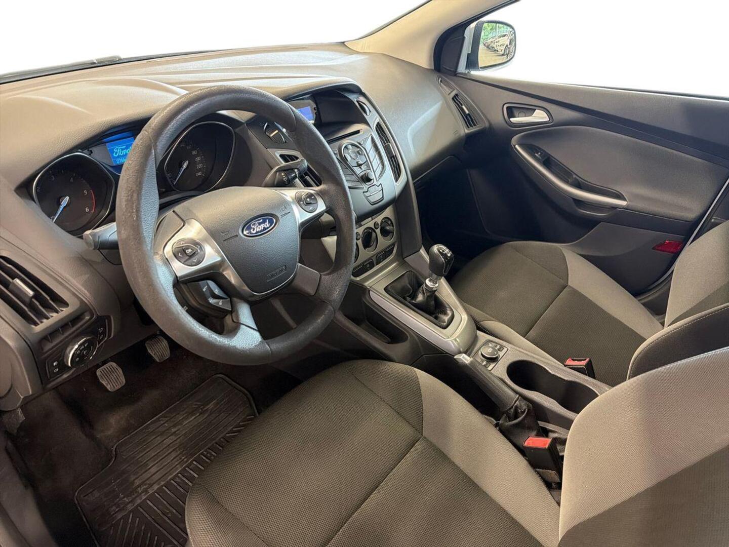 FORD Focus 2012