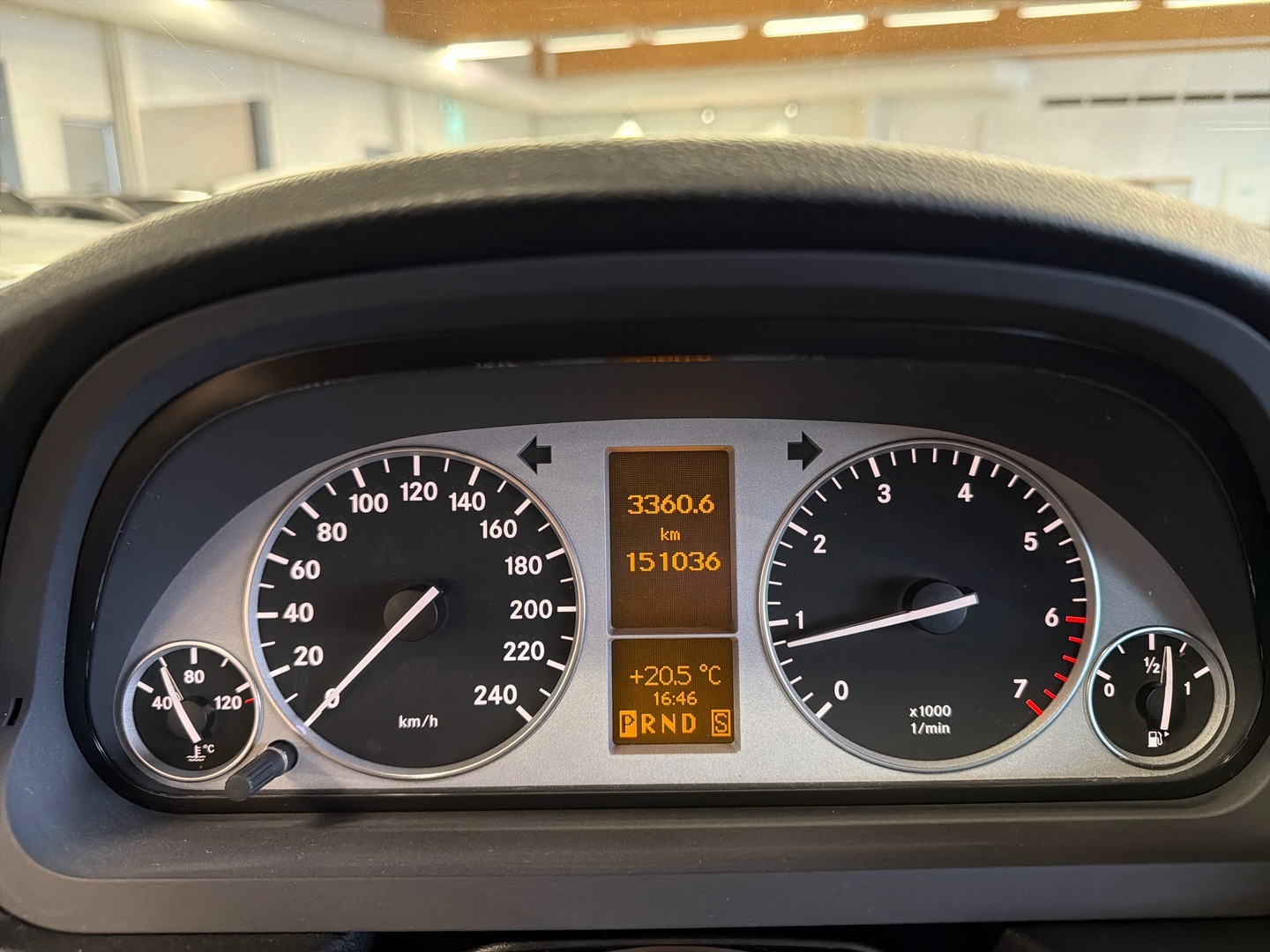 MERCEDES-BENZ B 2011