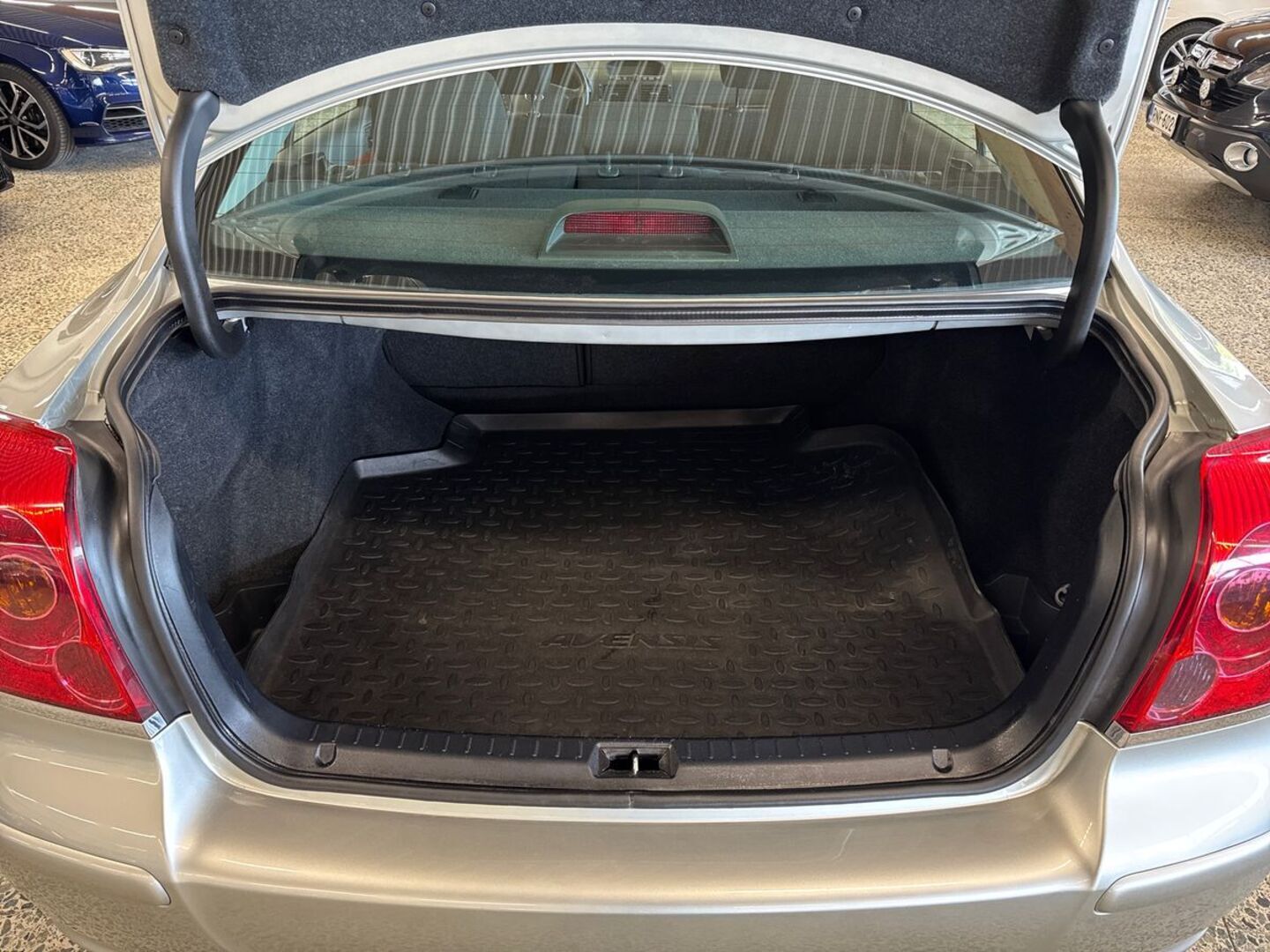 TOYOTA Avensis 11