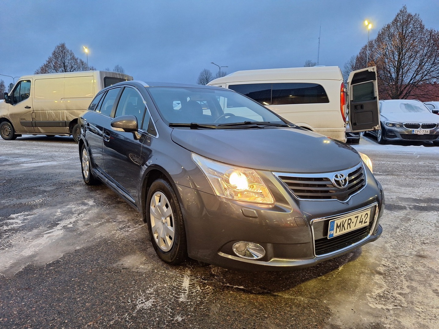 TOYOTA Avensis 2011