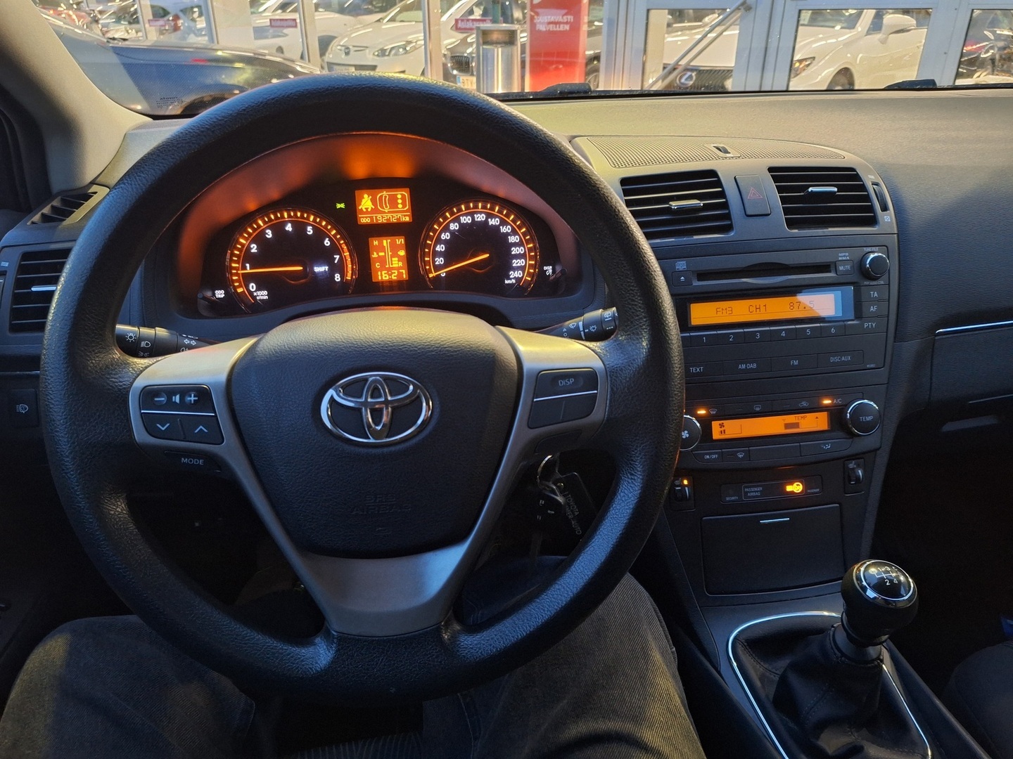 TOYOTA Avensis 2011