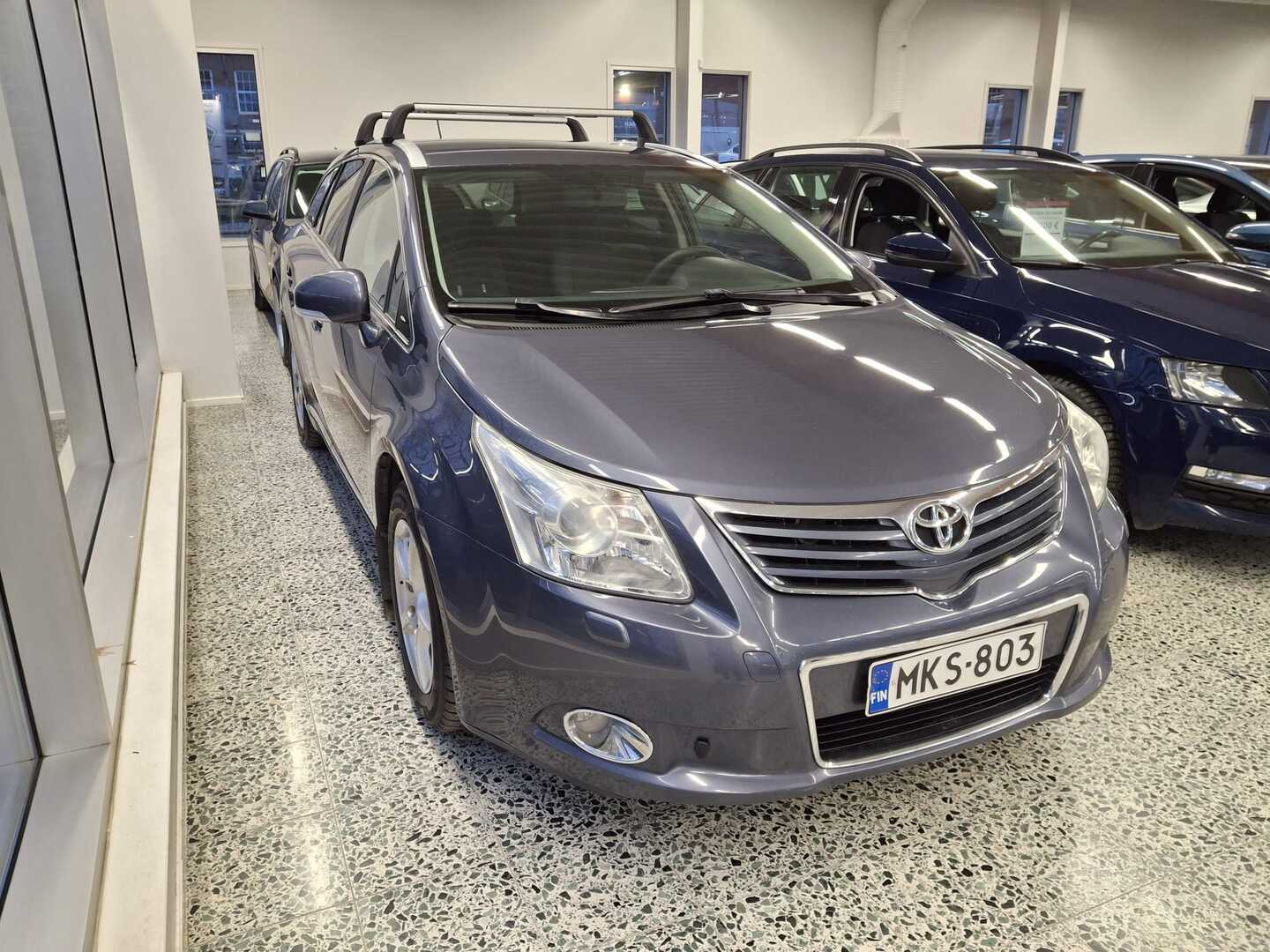 TOYOTA Avensis 2011