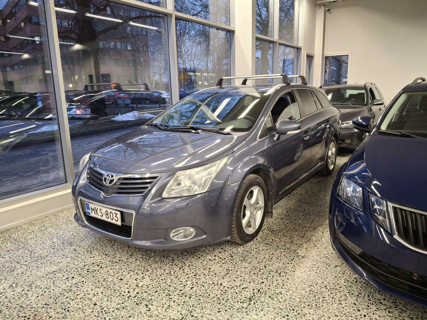 TOYOTA Avensis 2011