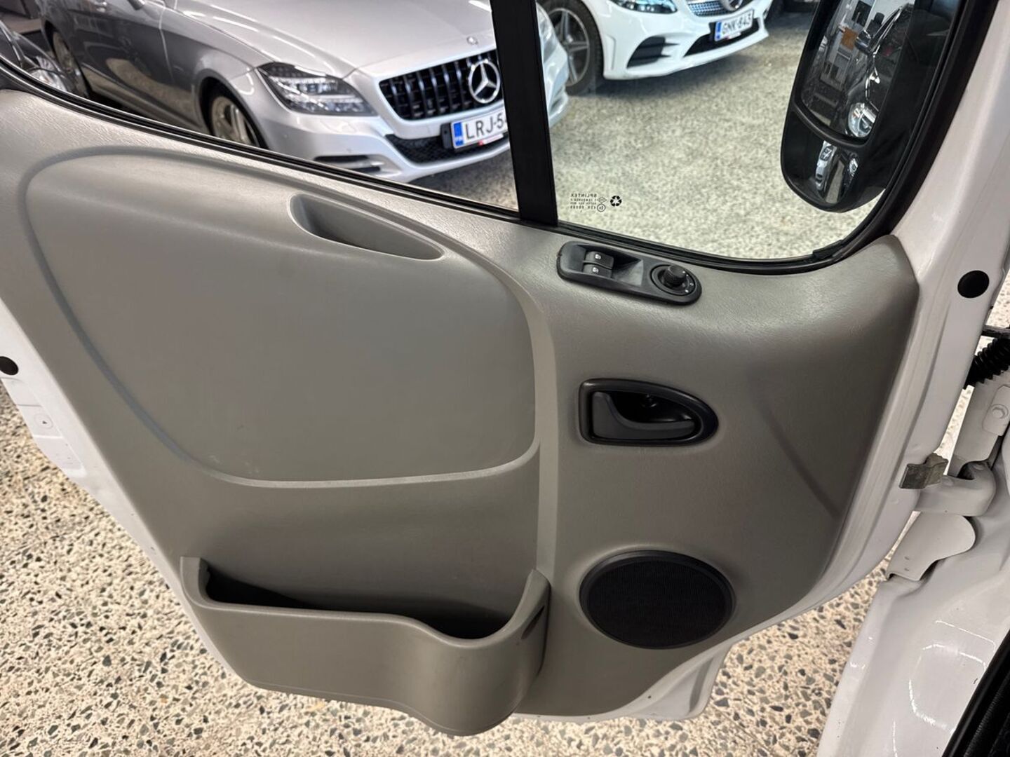 RENAULT Trafic 18
