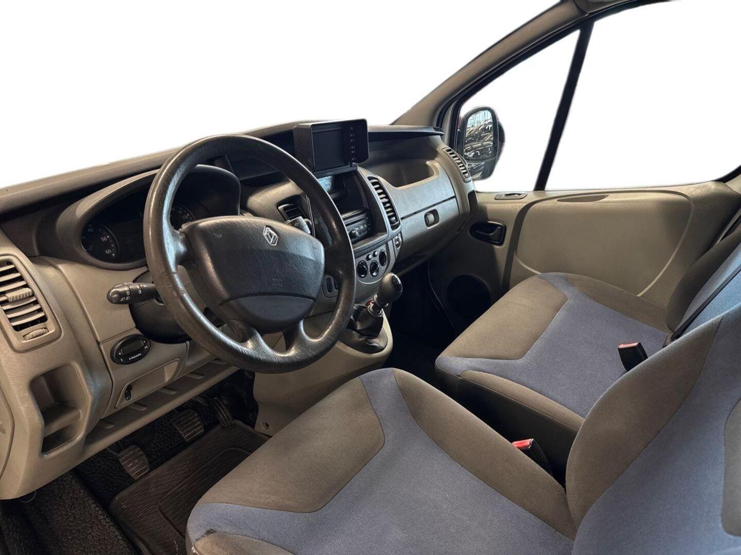 RENAULT Trafic 7