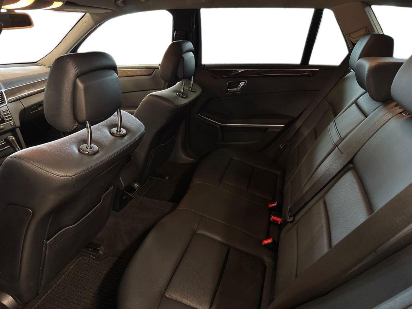 MERCEDES-BENZ E 2010