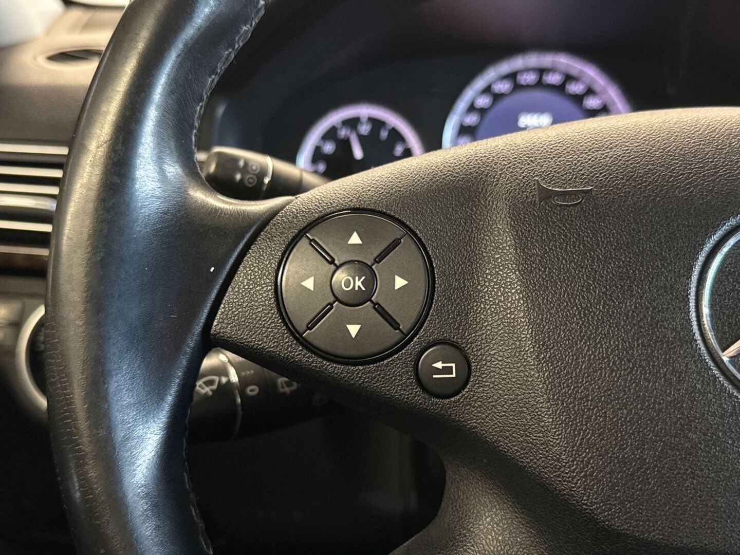 MERCEDES-BENZ E 2010