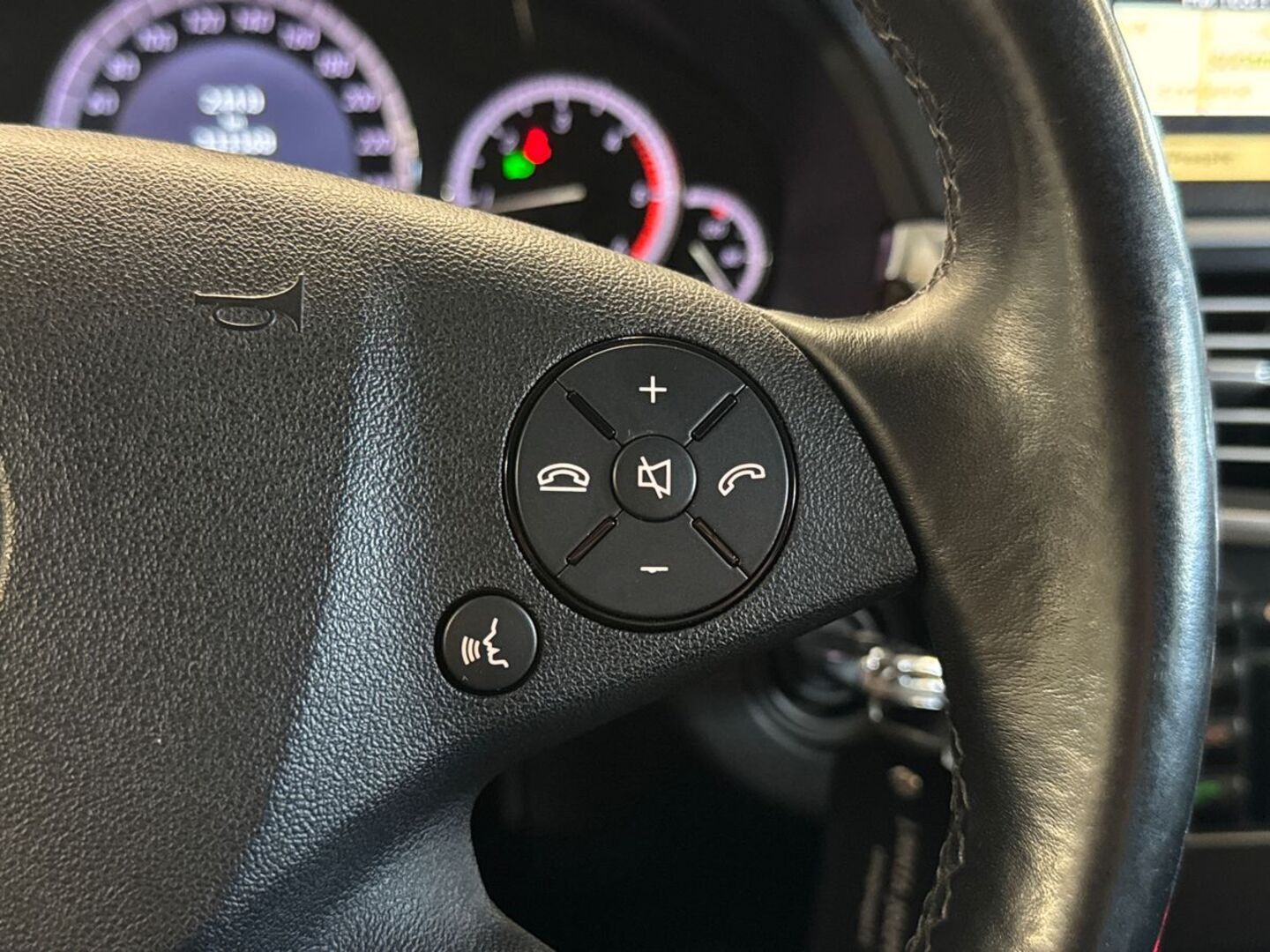 MERCEDES-BENZ E 2010
