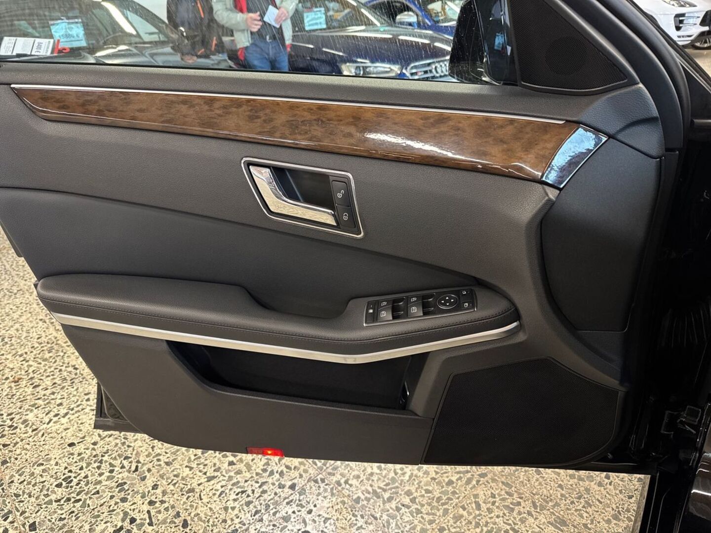 MERCEDES-BENZ E 2010