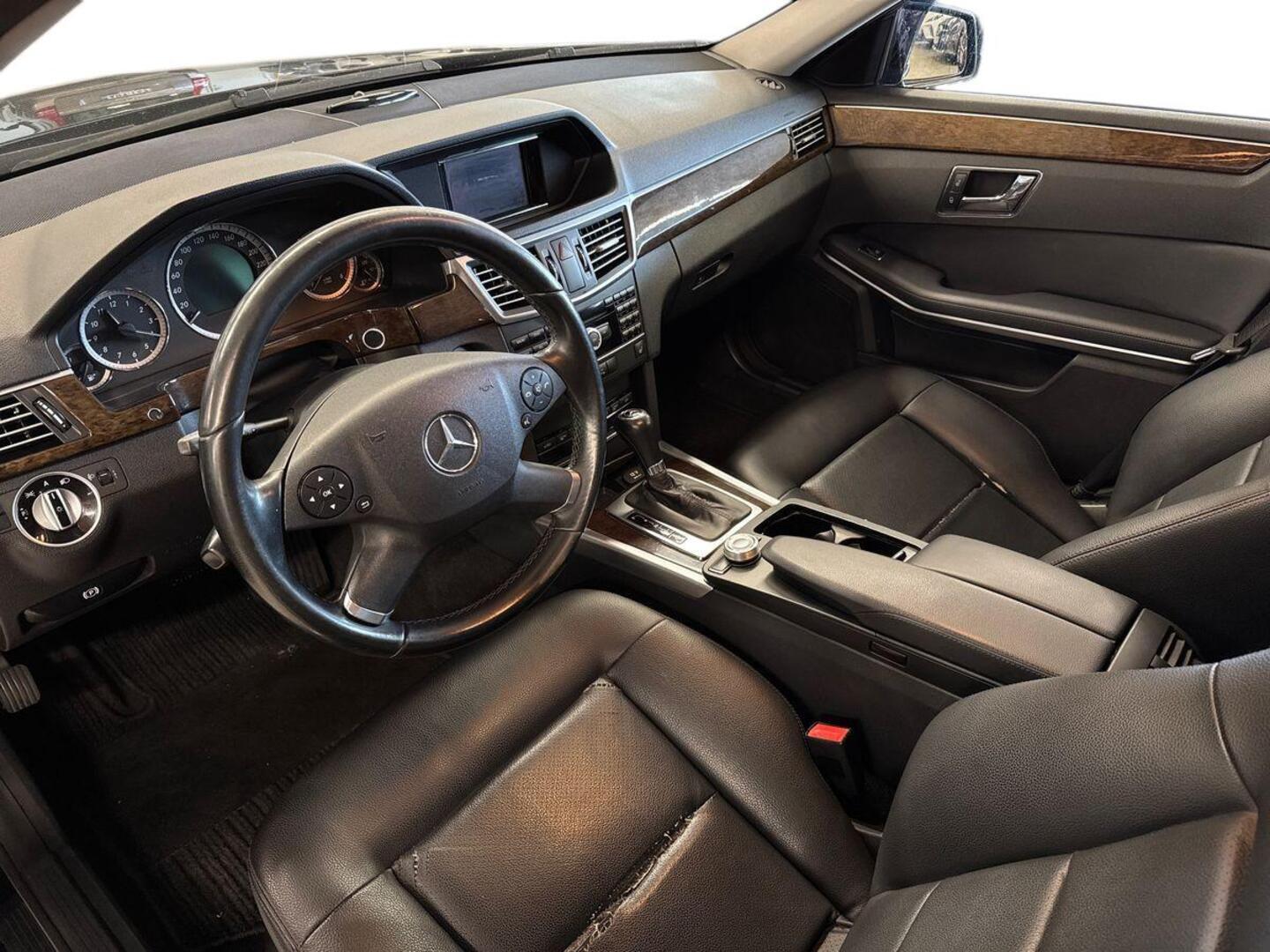 MERCEDES-BENZ E 2010