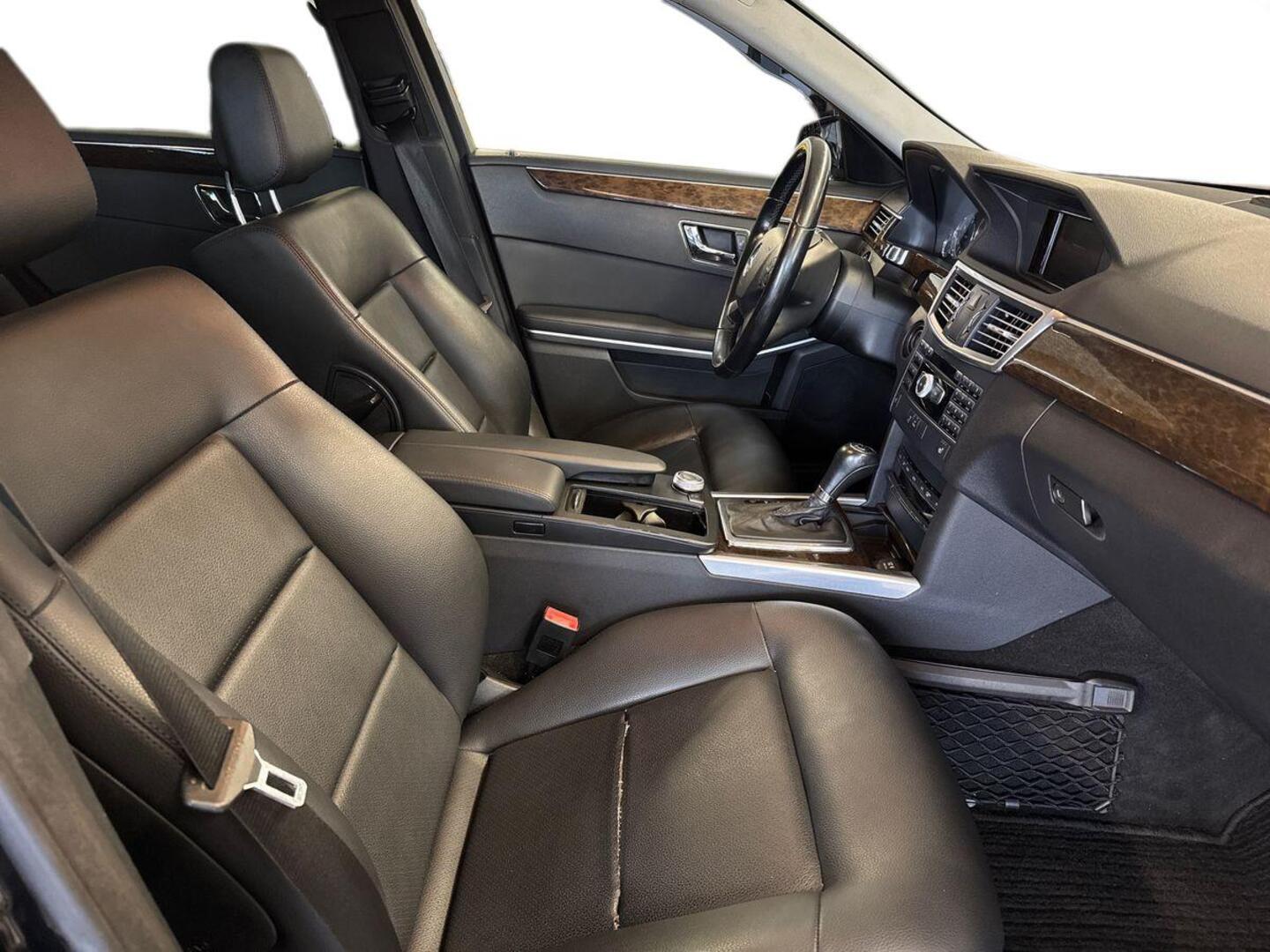 MERCEDES-BENZ E 2010
