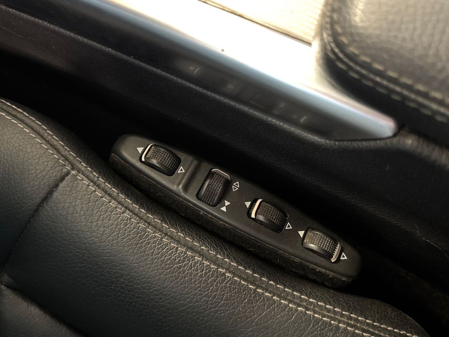 MERCEDES-BENZ E 2015