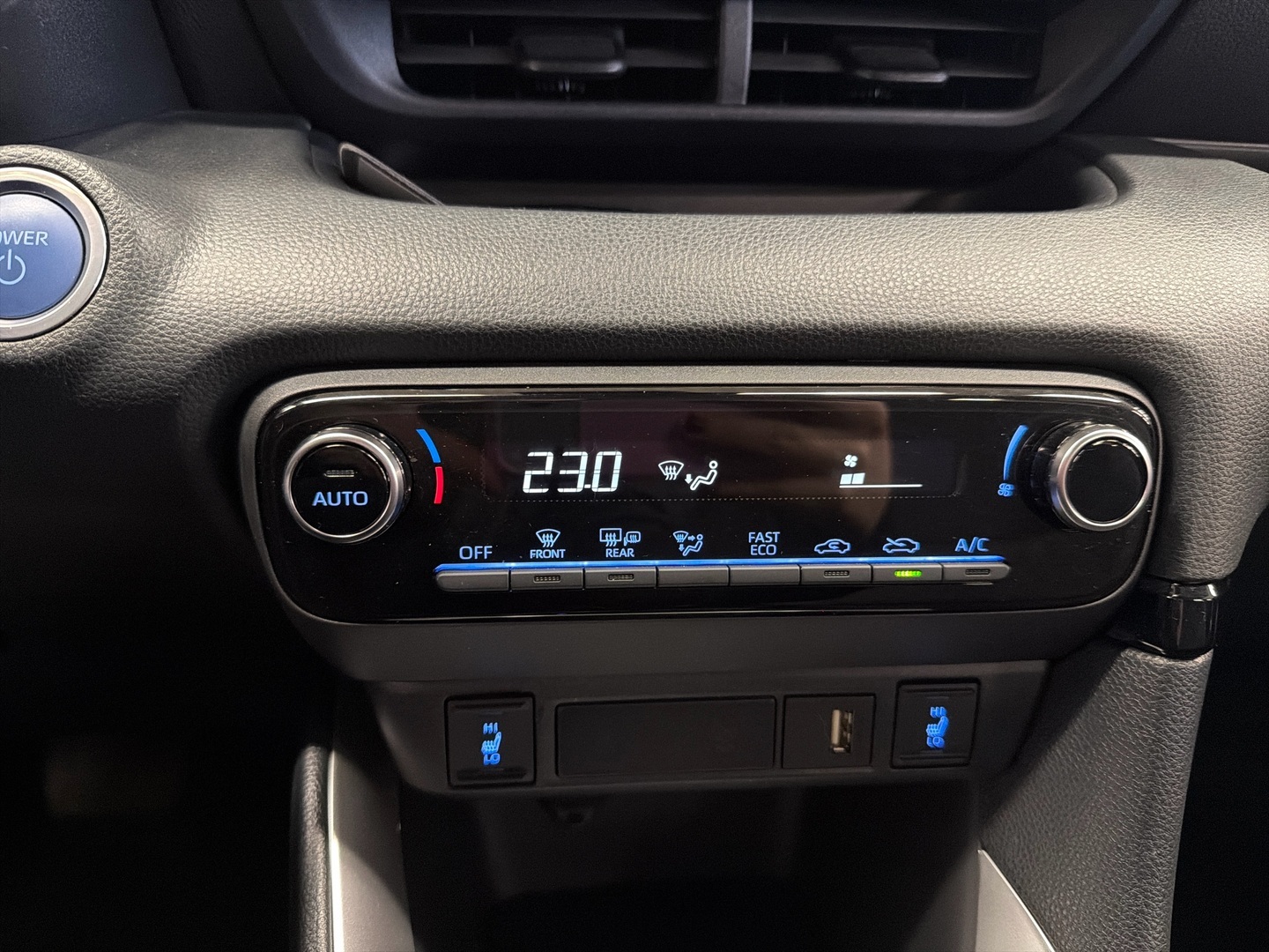 TOYOTA Yaris 2023