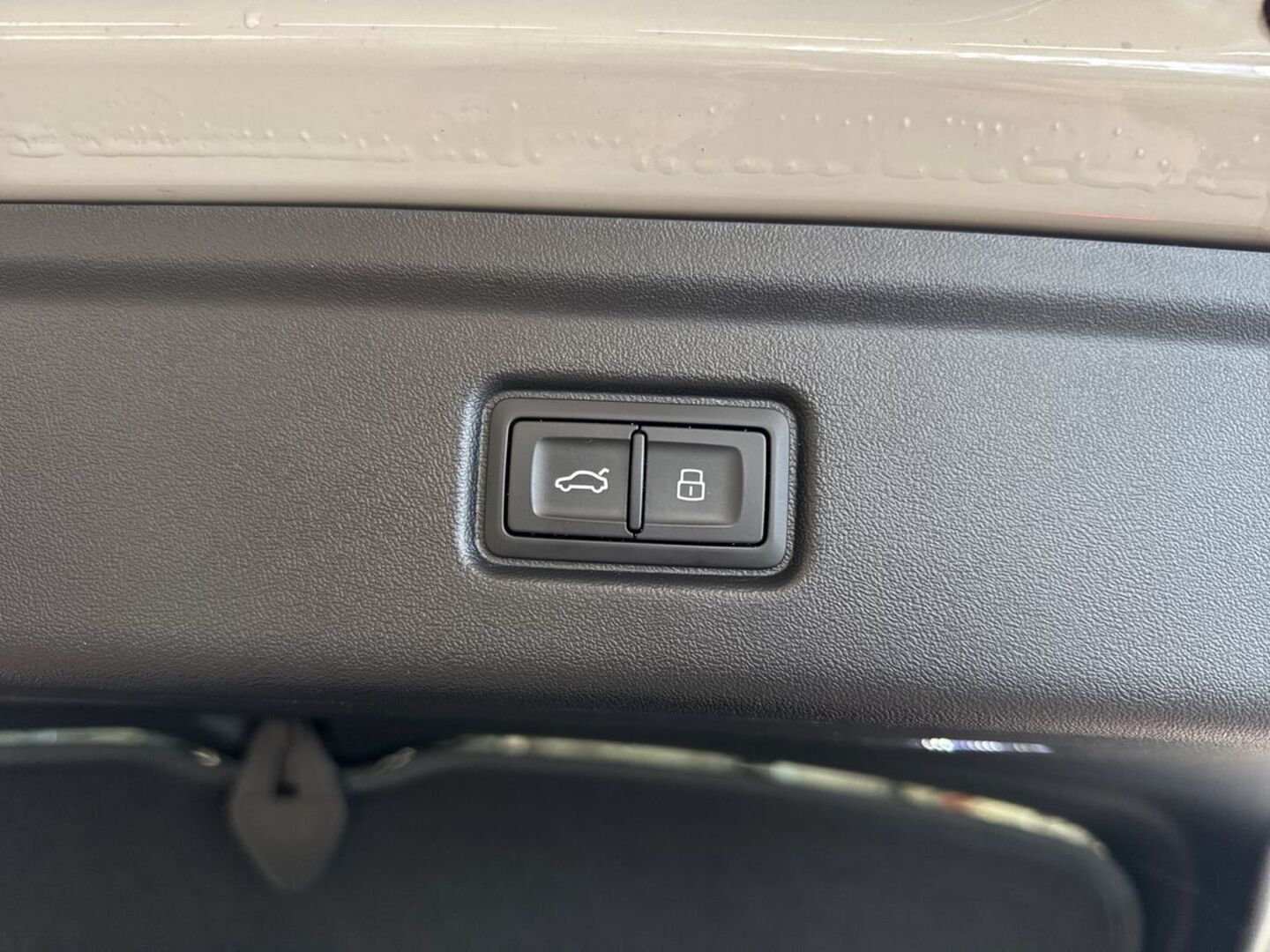 AUDI S6 e-tron 2025