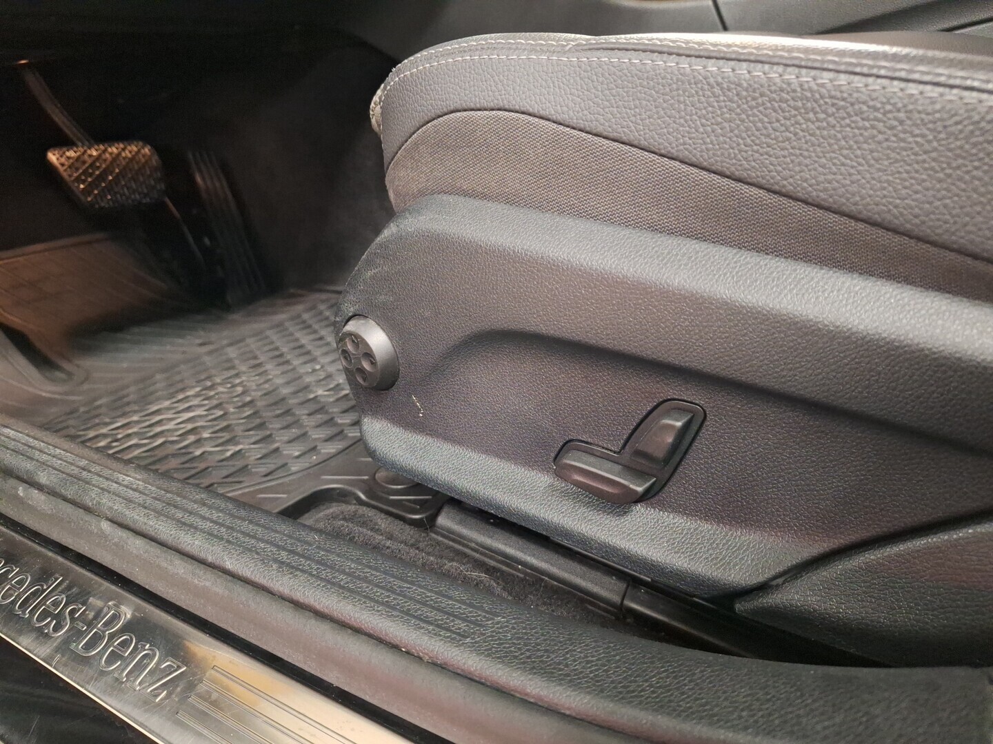 MERCEDES-BENZ C 2020